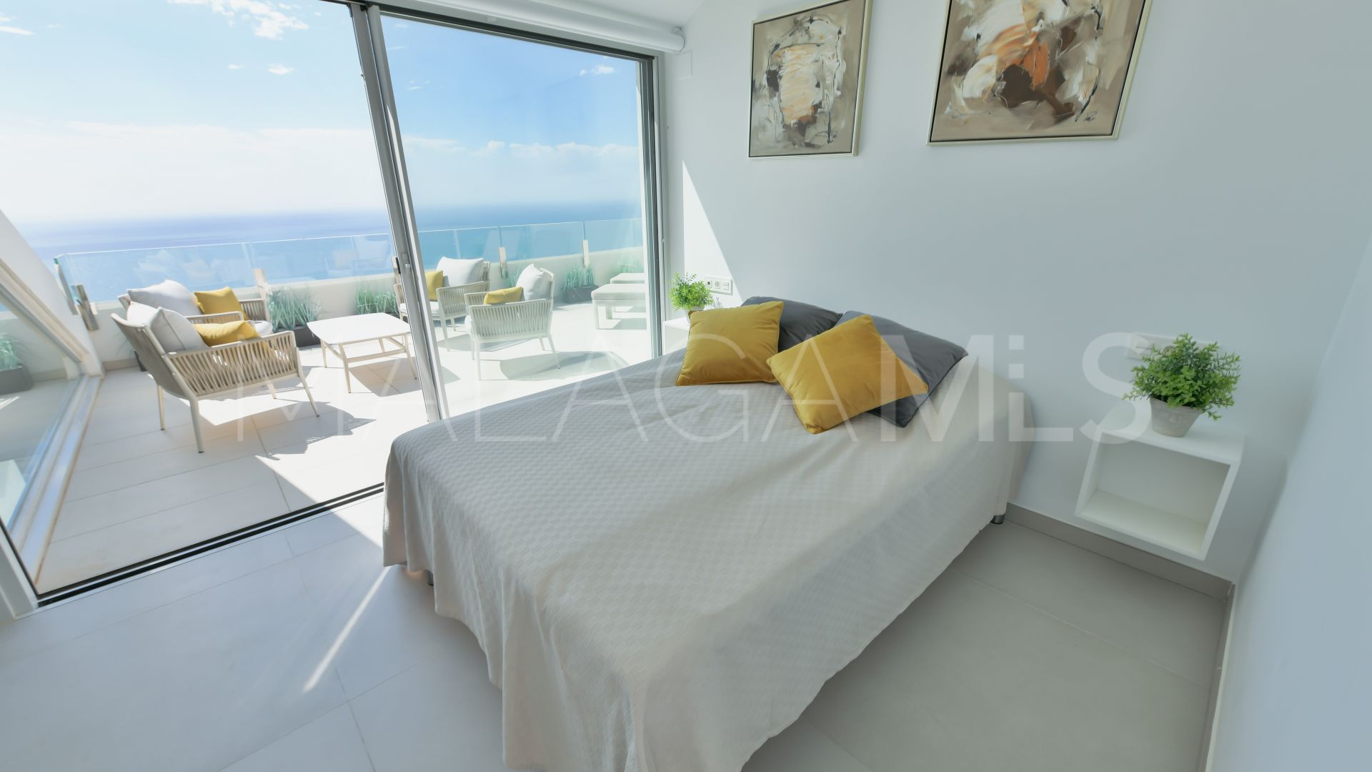 Atico duplex for sale in Benalmadena with 4 bedrooms