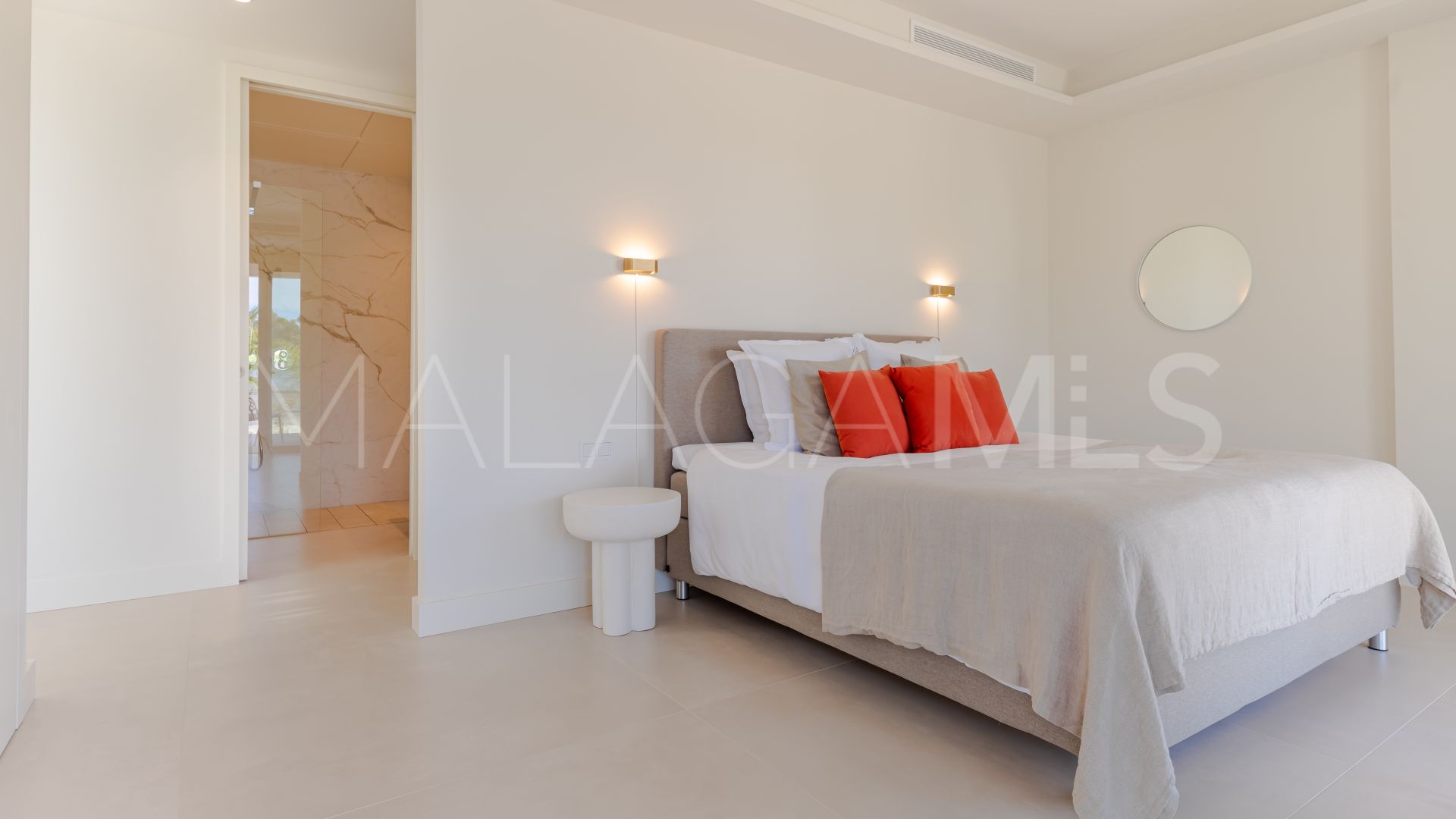 Duplex penthouse for sale in Benalús