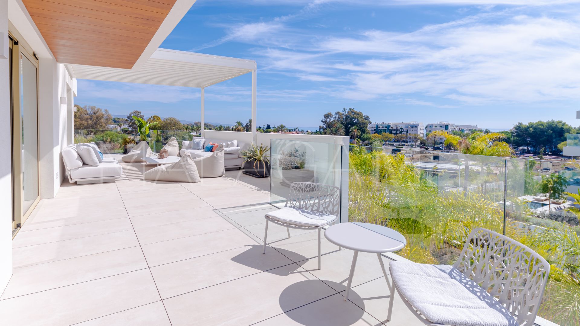 Duplex penthouse for sale in Benalús