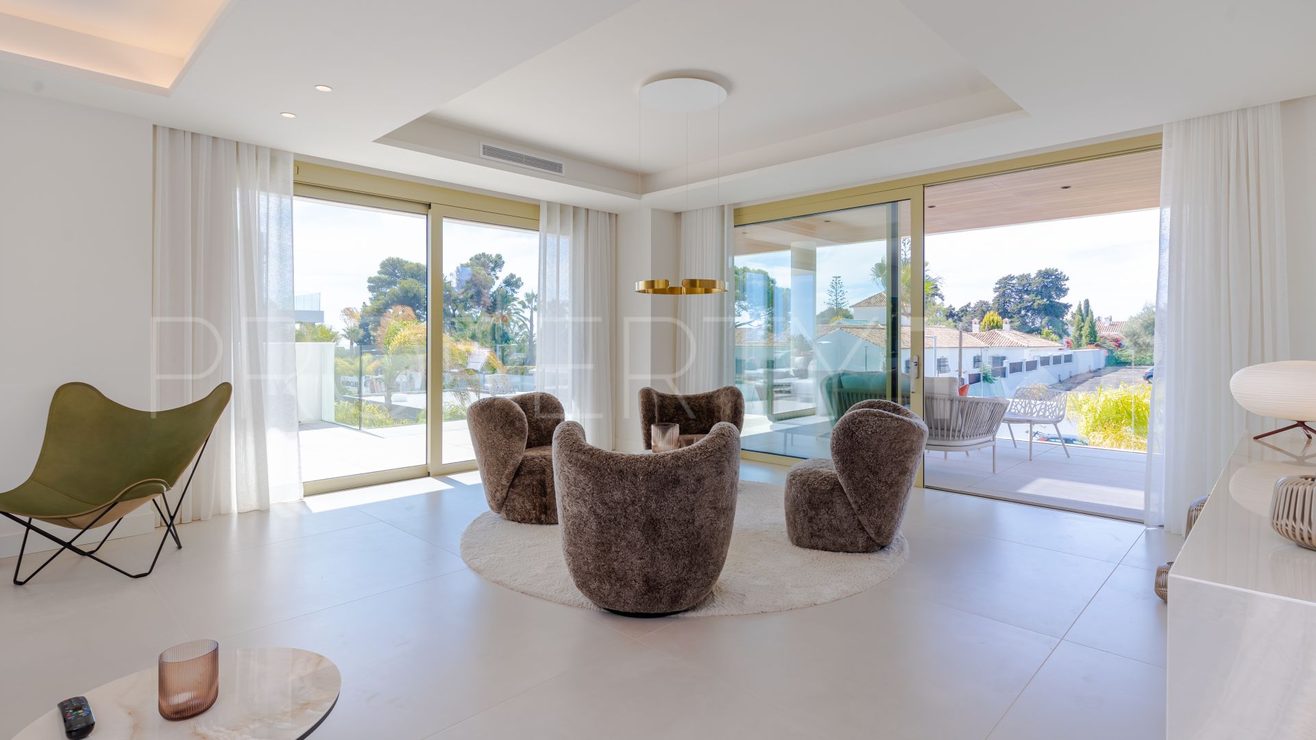 For sale 4 bedrooms duplex penthouse in Benalús