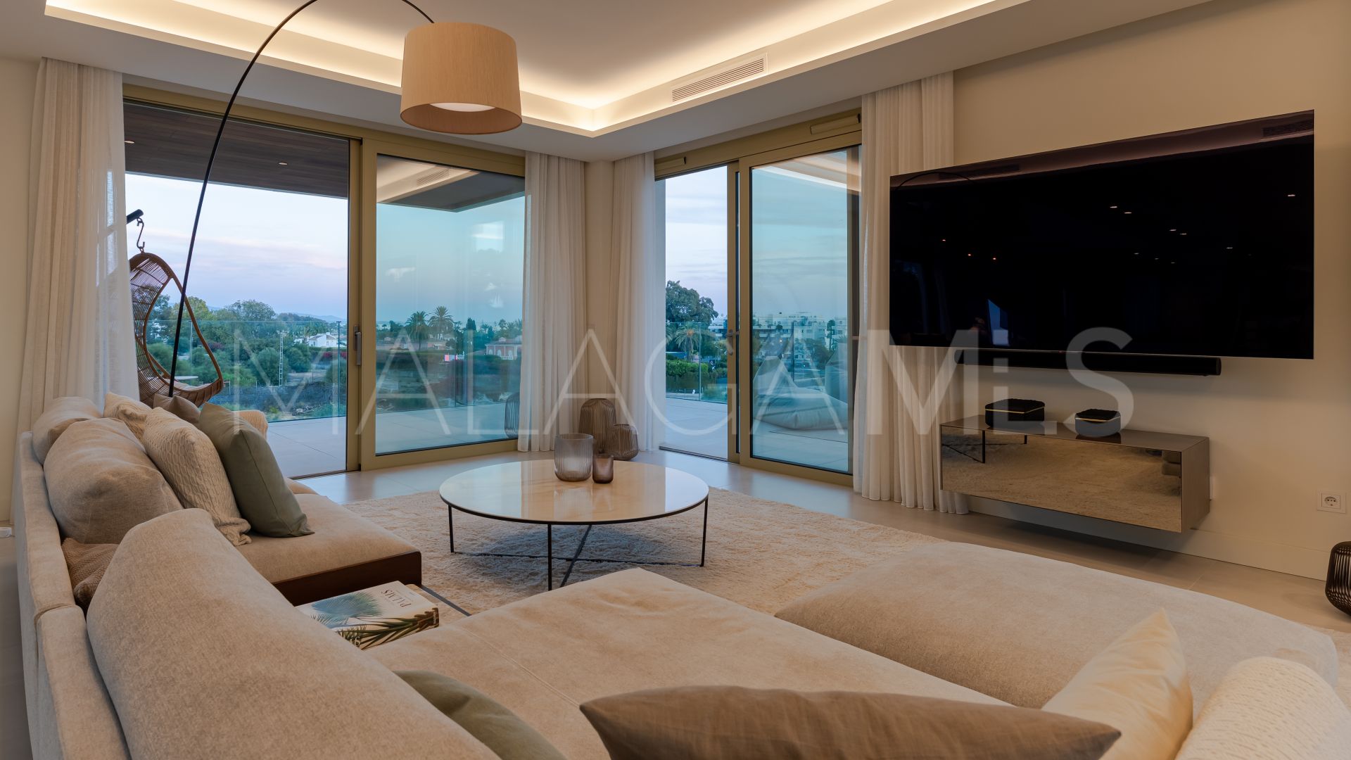 Duplex penthouse for sale in Benalús