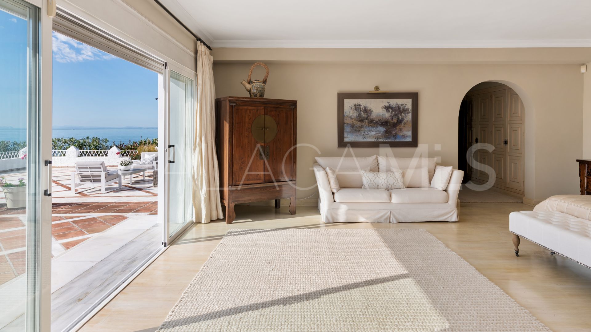 Villa for sale in Los Monteros Playa