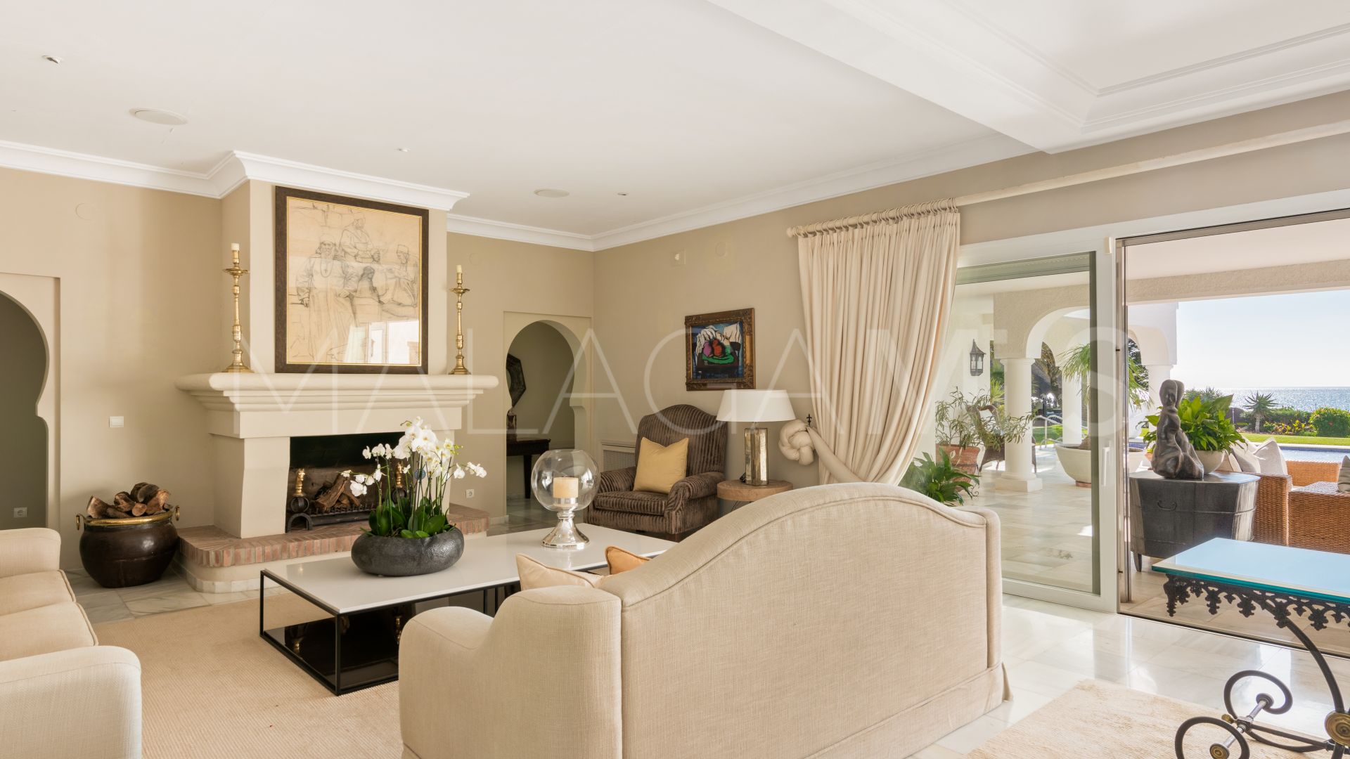 Villa for sale in Los Monteros Playa