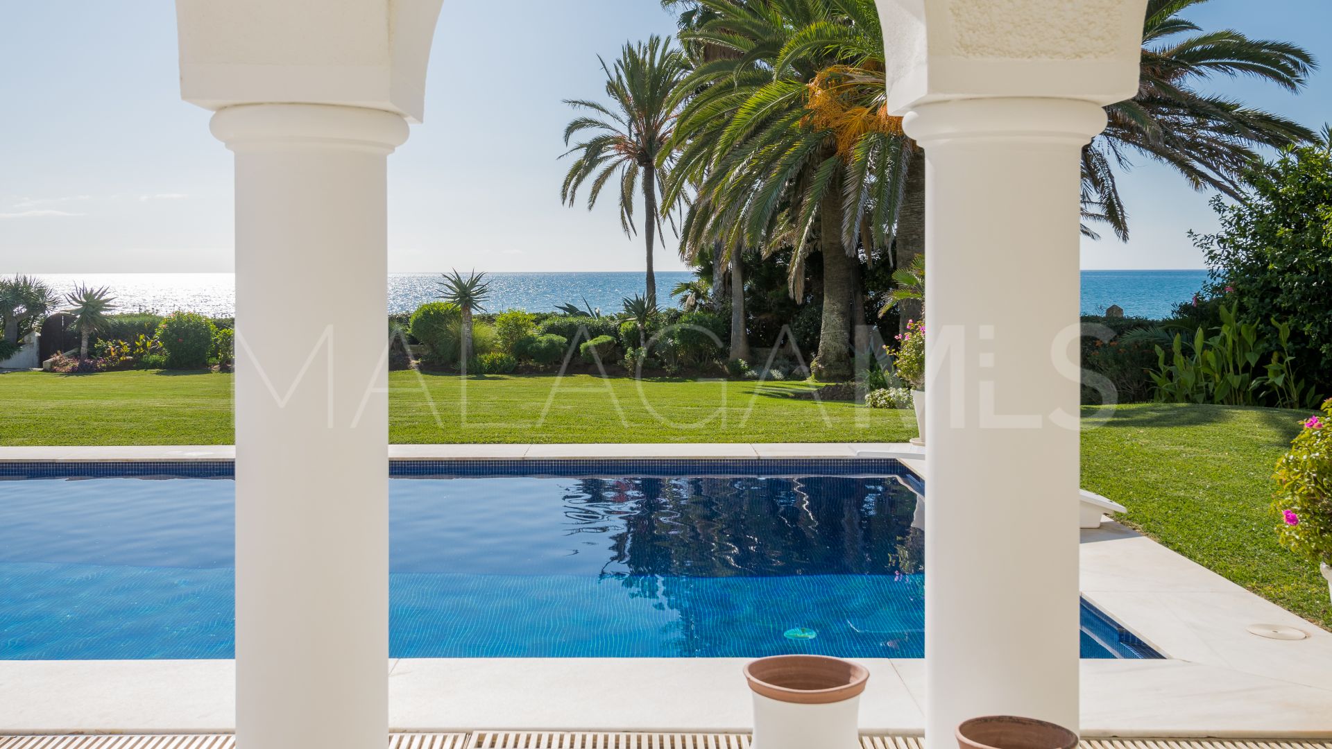 Villa for sale in Los Monteros Playa