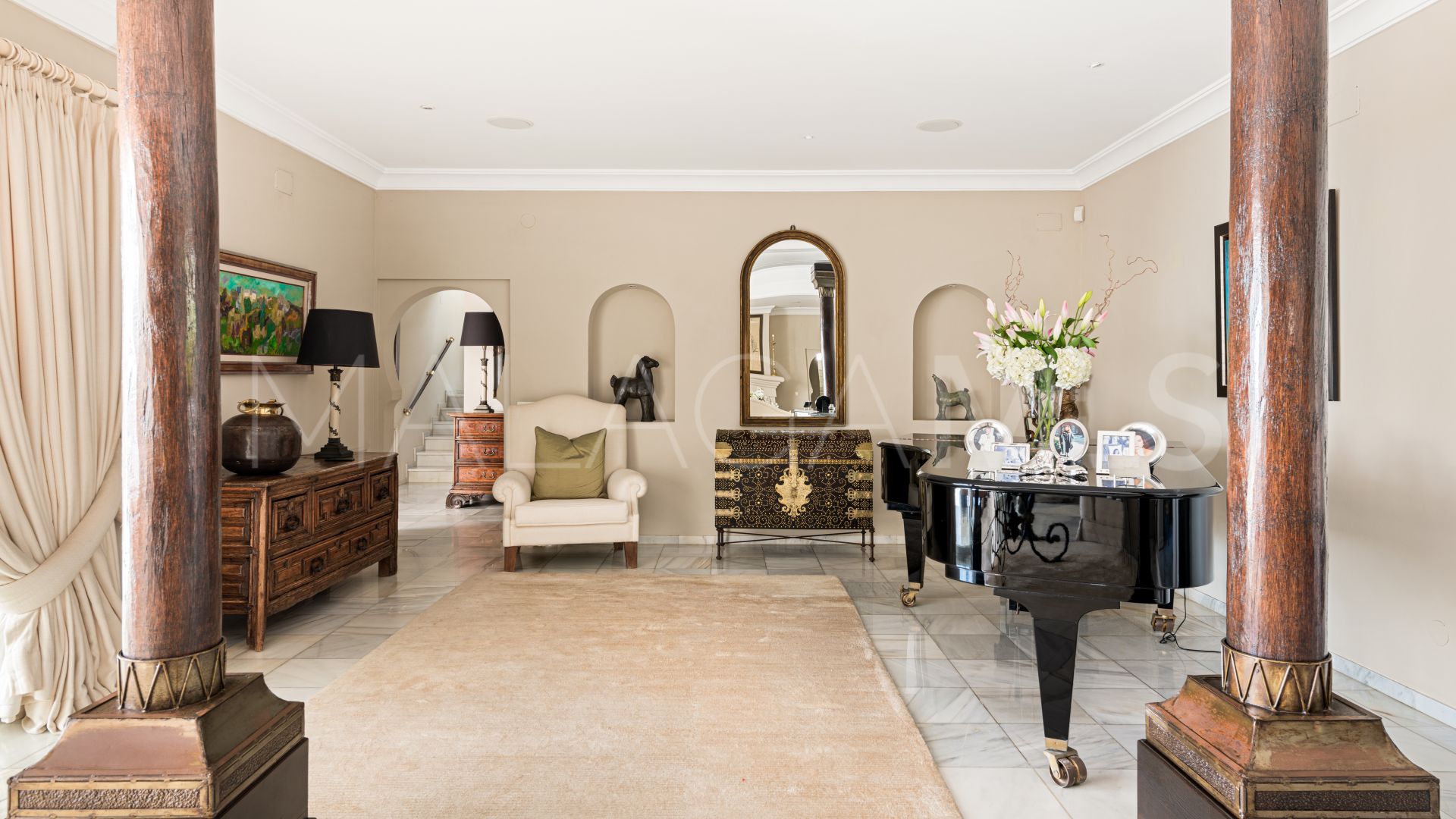 Villa for sale in Los Monteros Playa