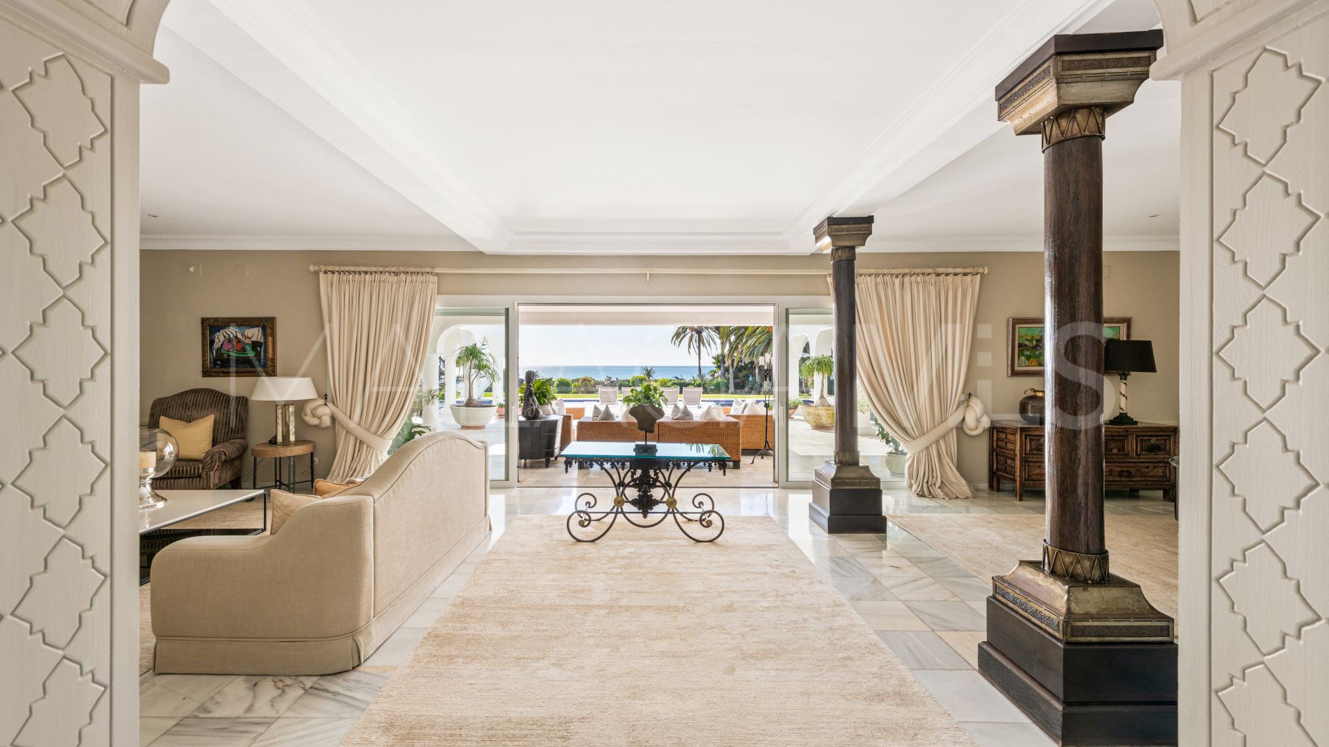 Villa for sale in Los Monteros Playa