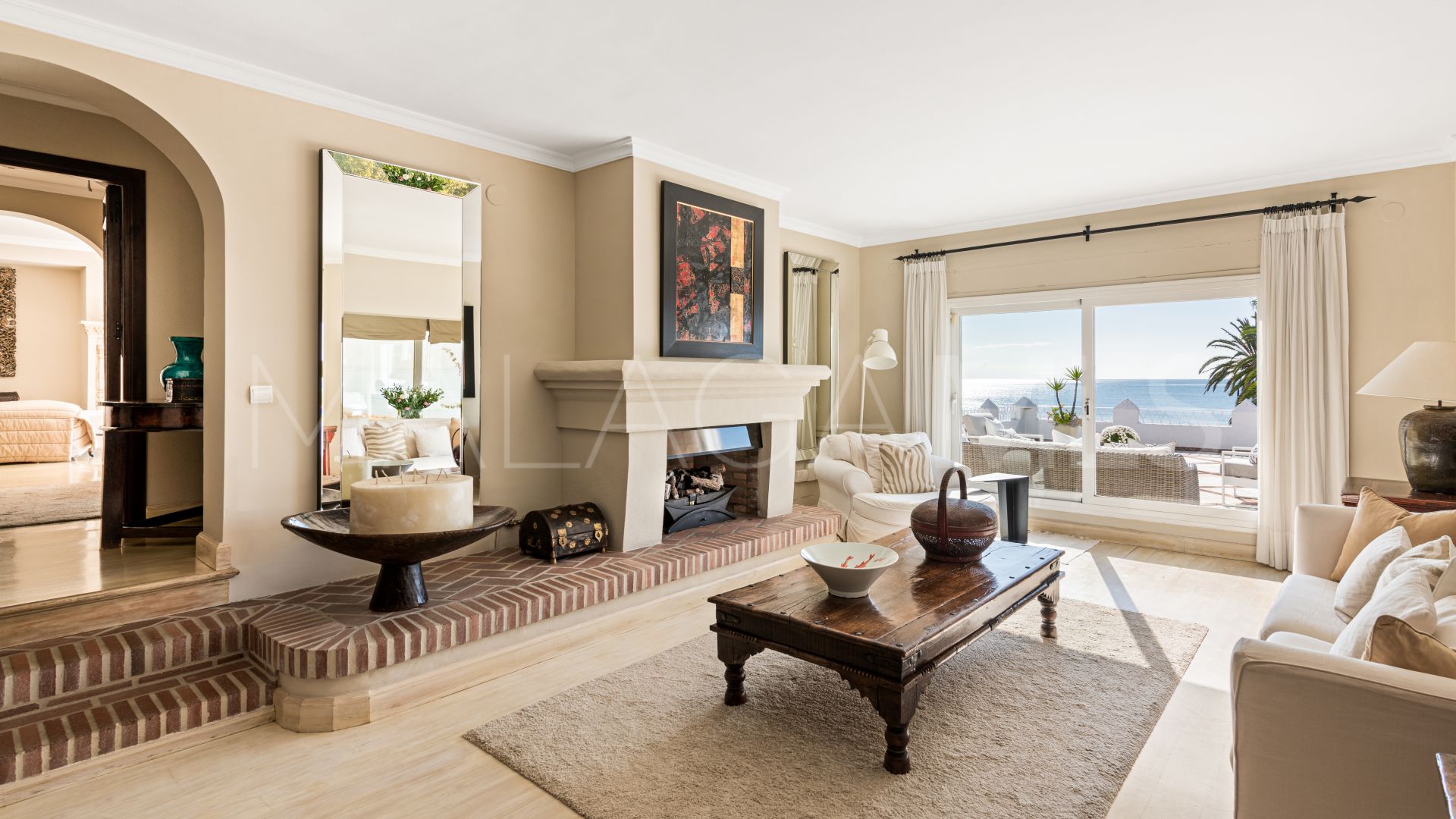 Villa for sale in Los Monteros Playa