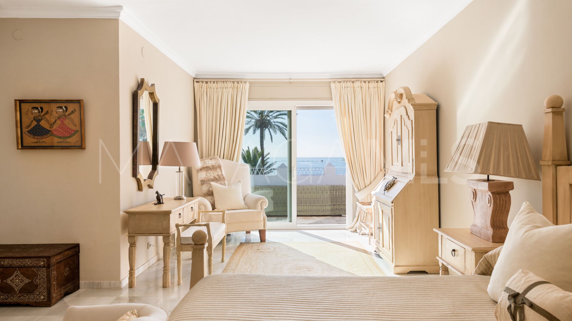 Villa for sale in Los Monteros Playa