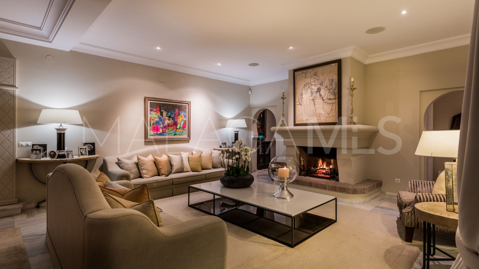Villa for sale in Los Monteros Playa