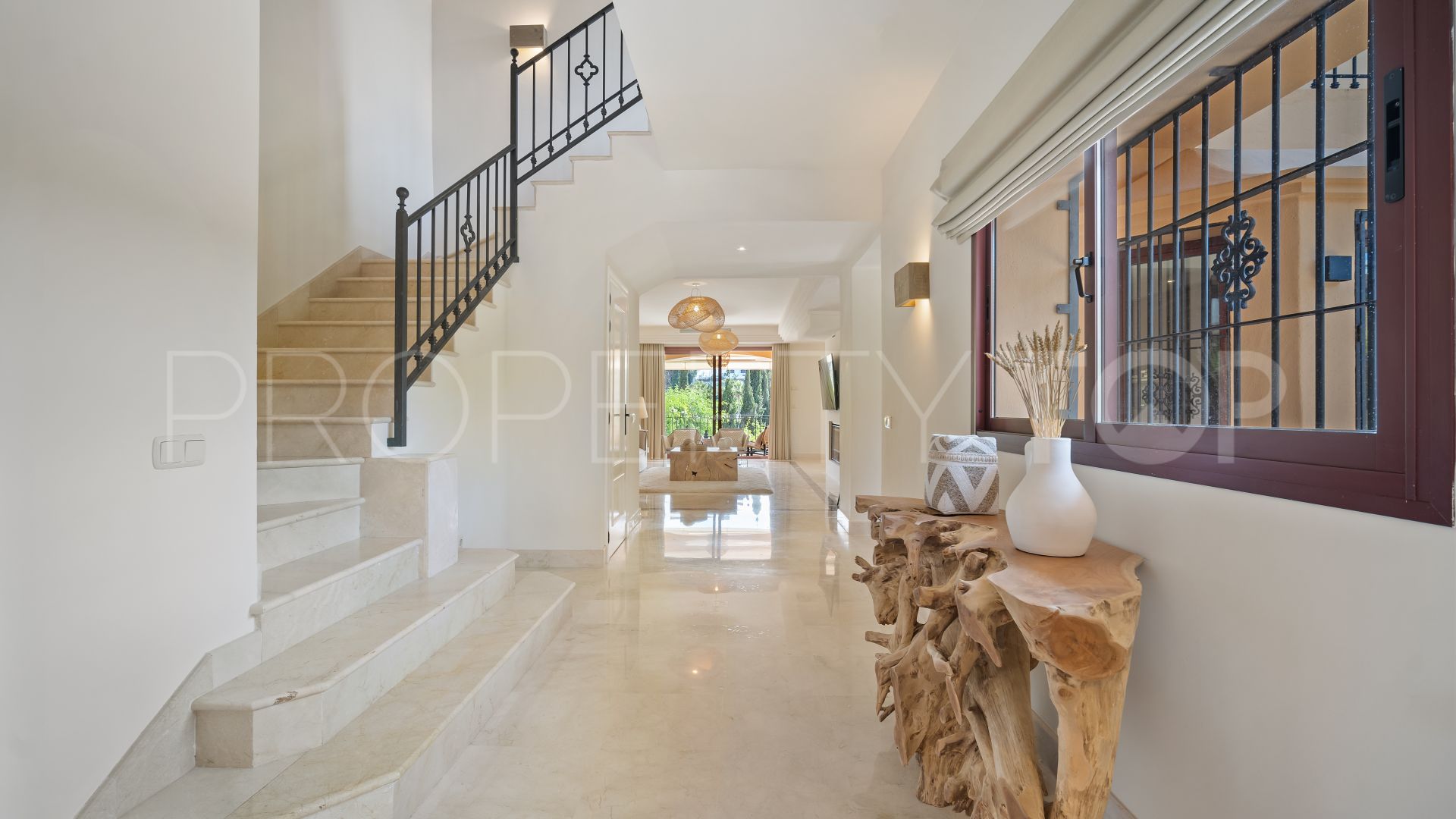 Semi detached villa for sale in Marbella - Puerto Banus with 5 bedrooms