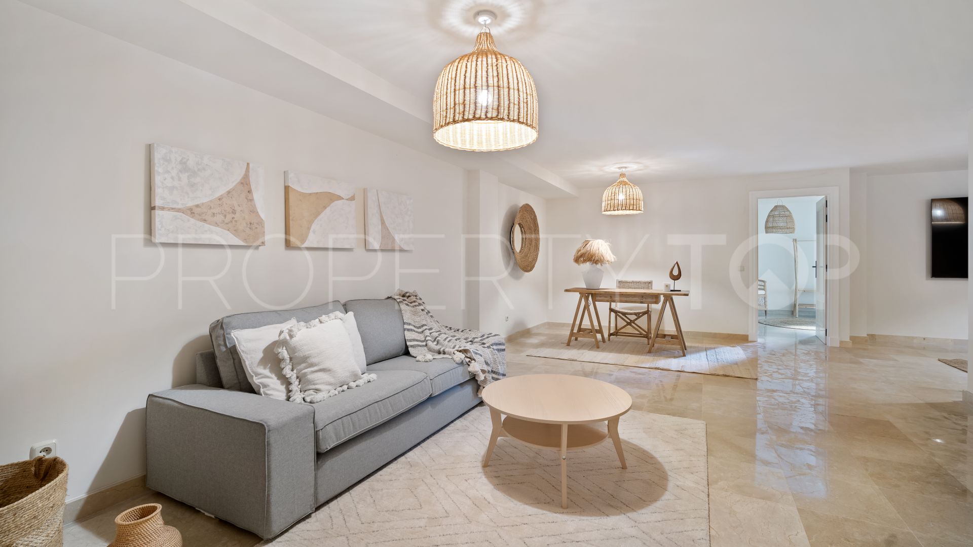 Semi detached villa for sale in Marbella - Puerto Banus with 5 bedrooms