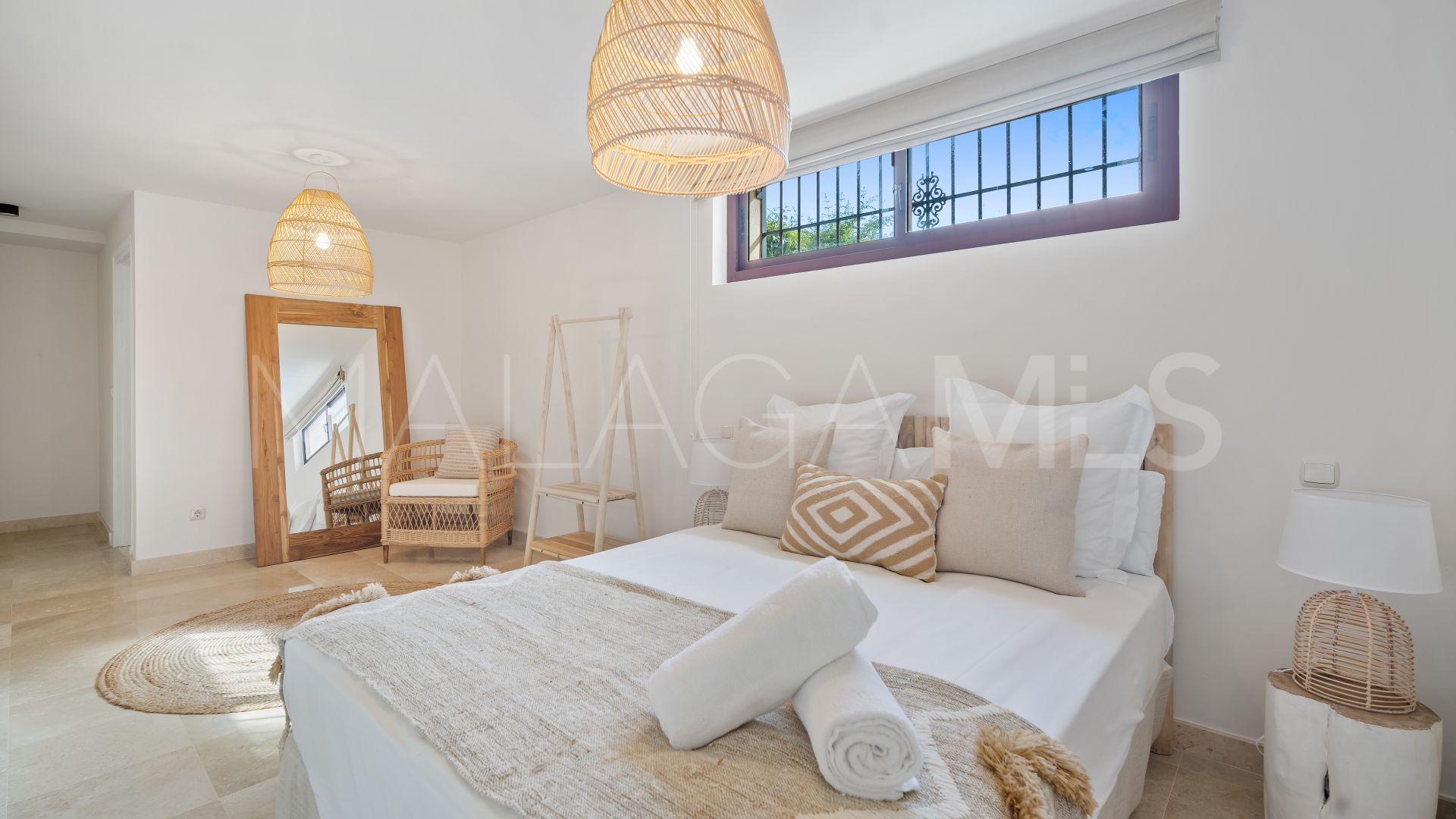 Semi detached villa for sale in Marbella - Puerto Banus with 5 bedrooms