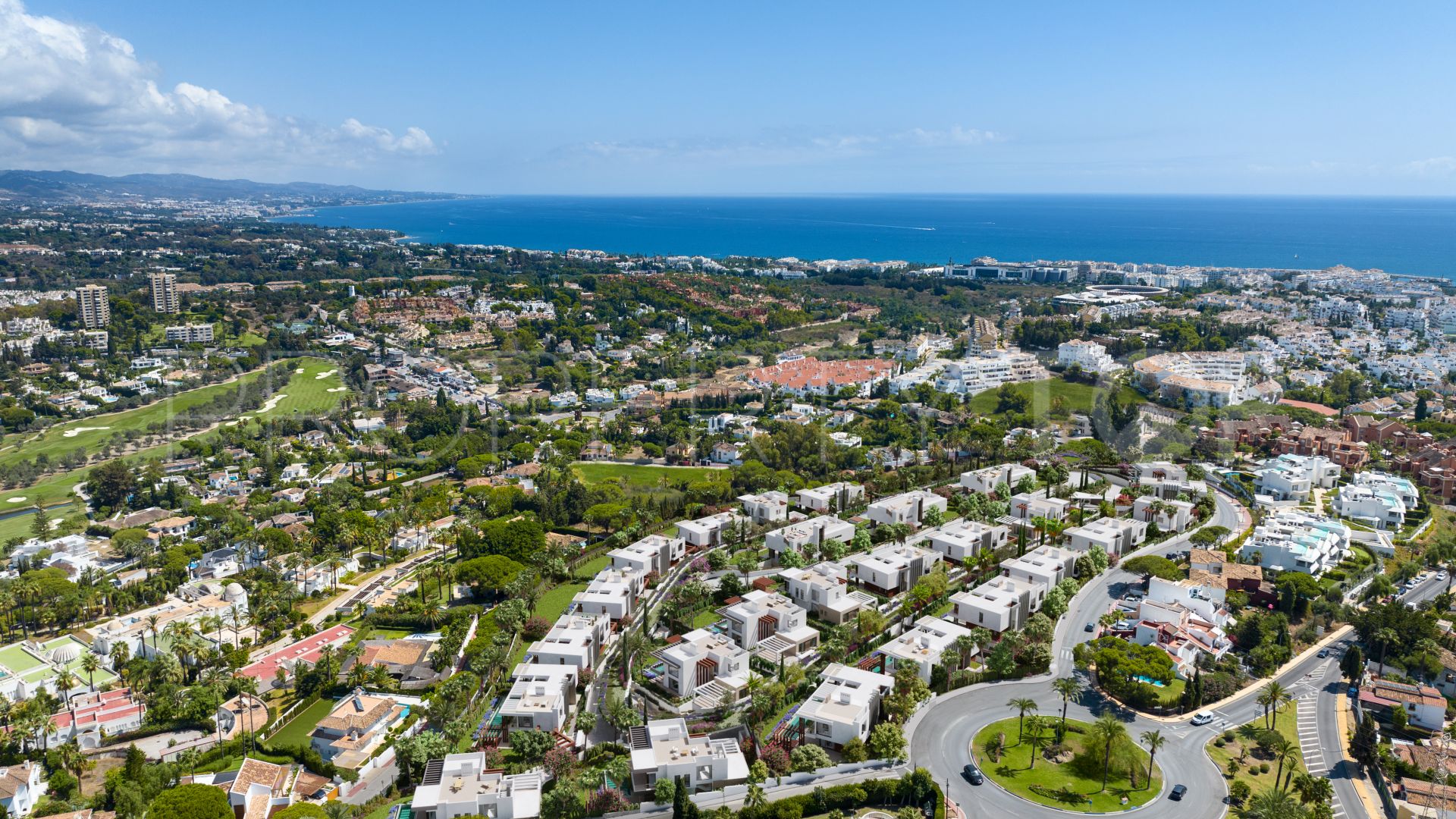 Villa a la venta de 5 dormitorios en Nueva Andalucia