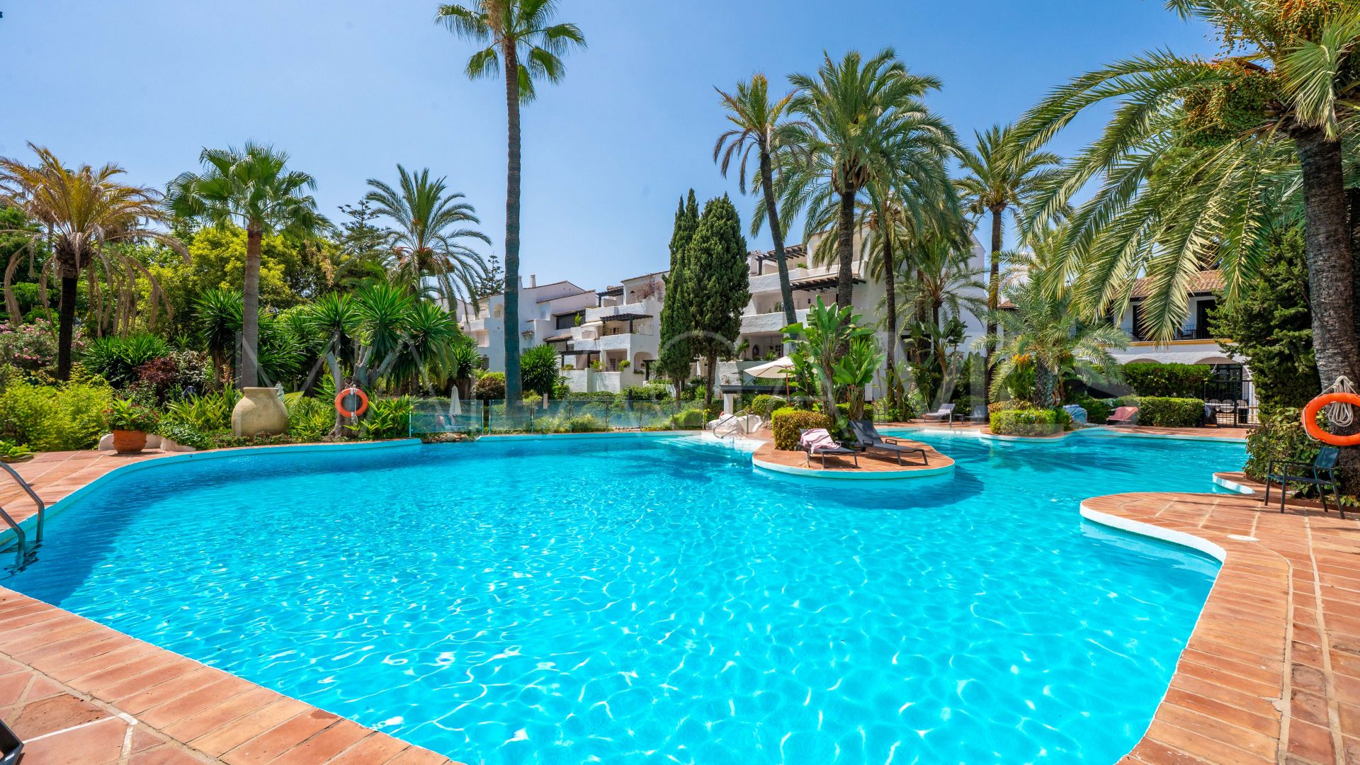 Buy apartamento planta baja de 2 bedrooms in Puente Romano II