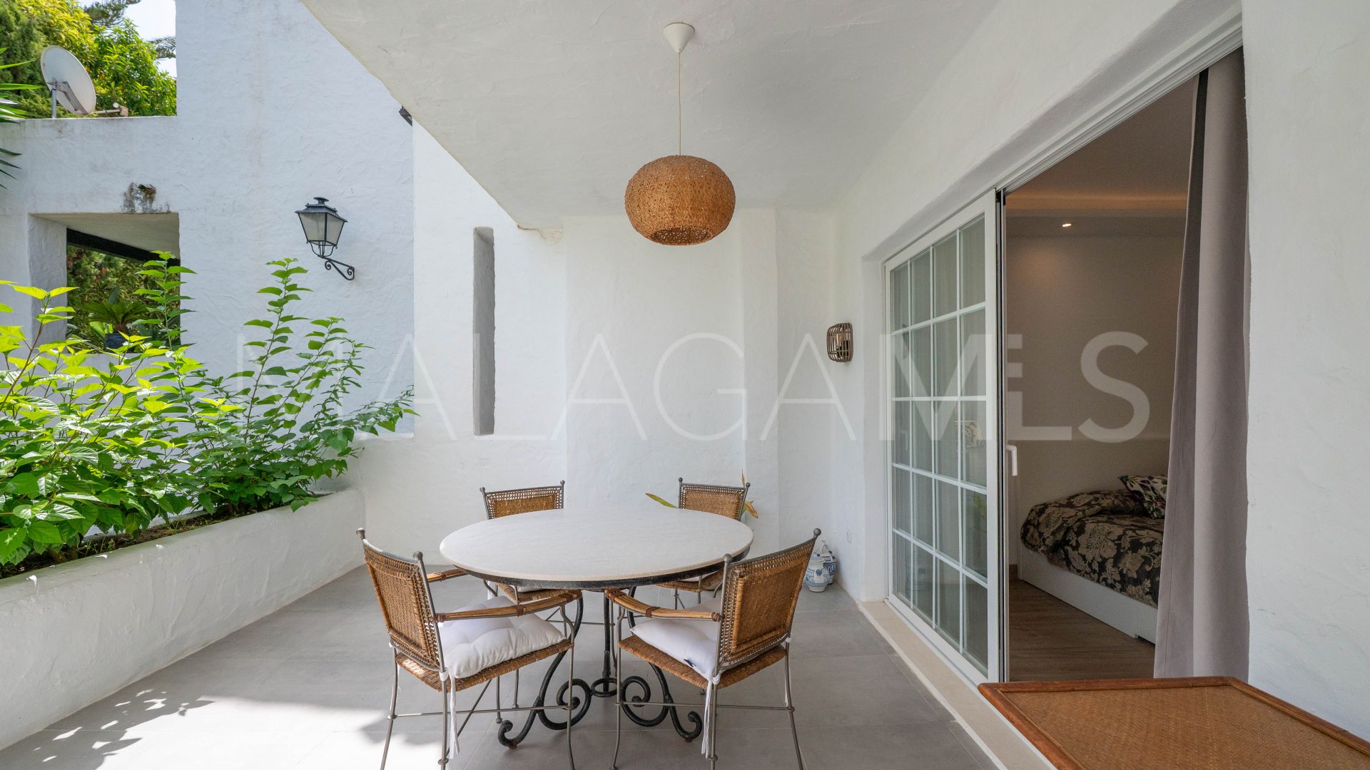 Buy apartamento planta baja de 2 bedrooms in Puente Romano II