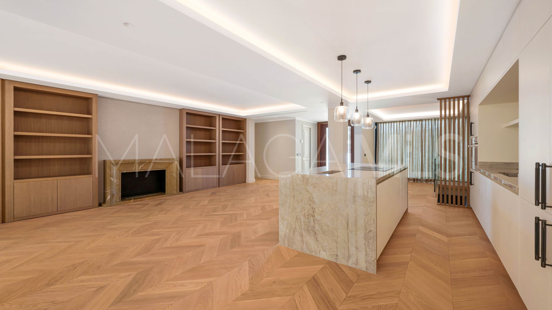 Villa for sale in Elviria
