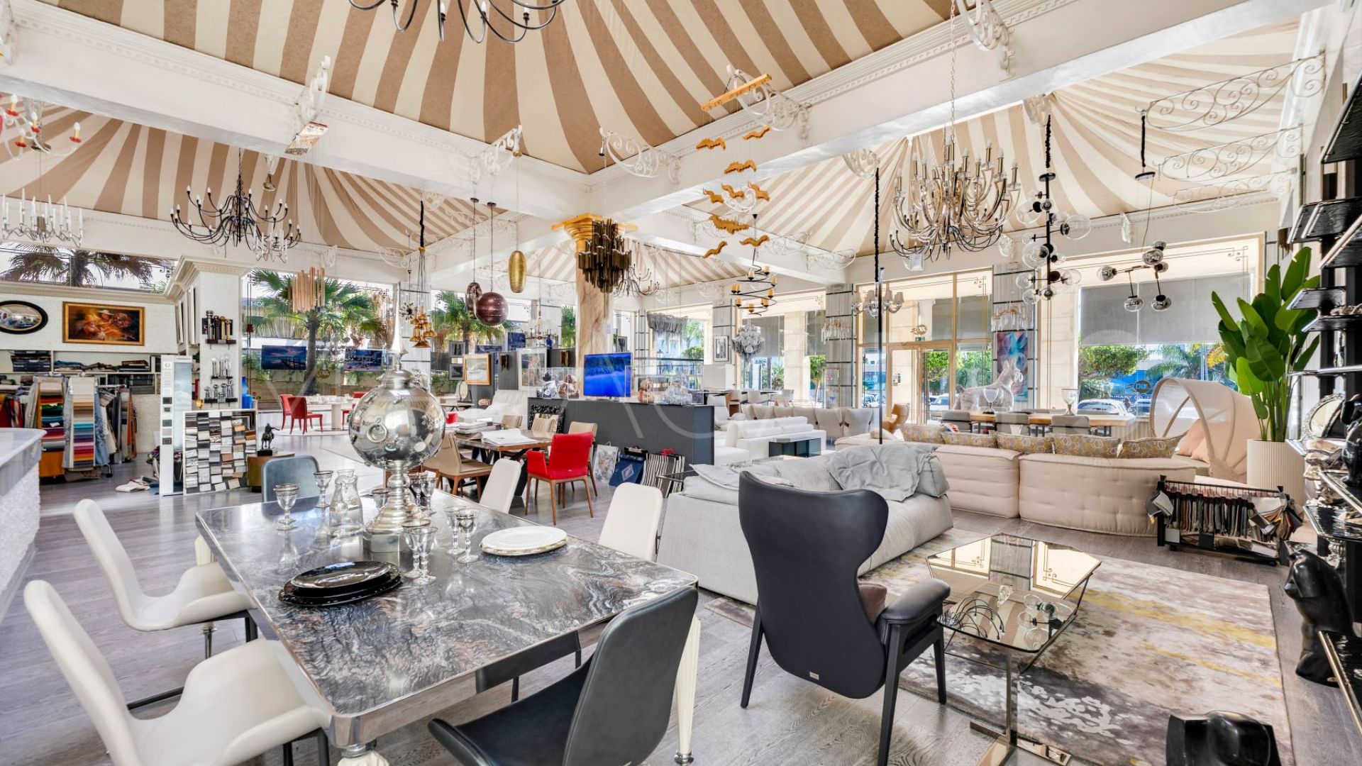 Immeuble for sale in Marbella - Puerto Banus