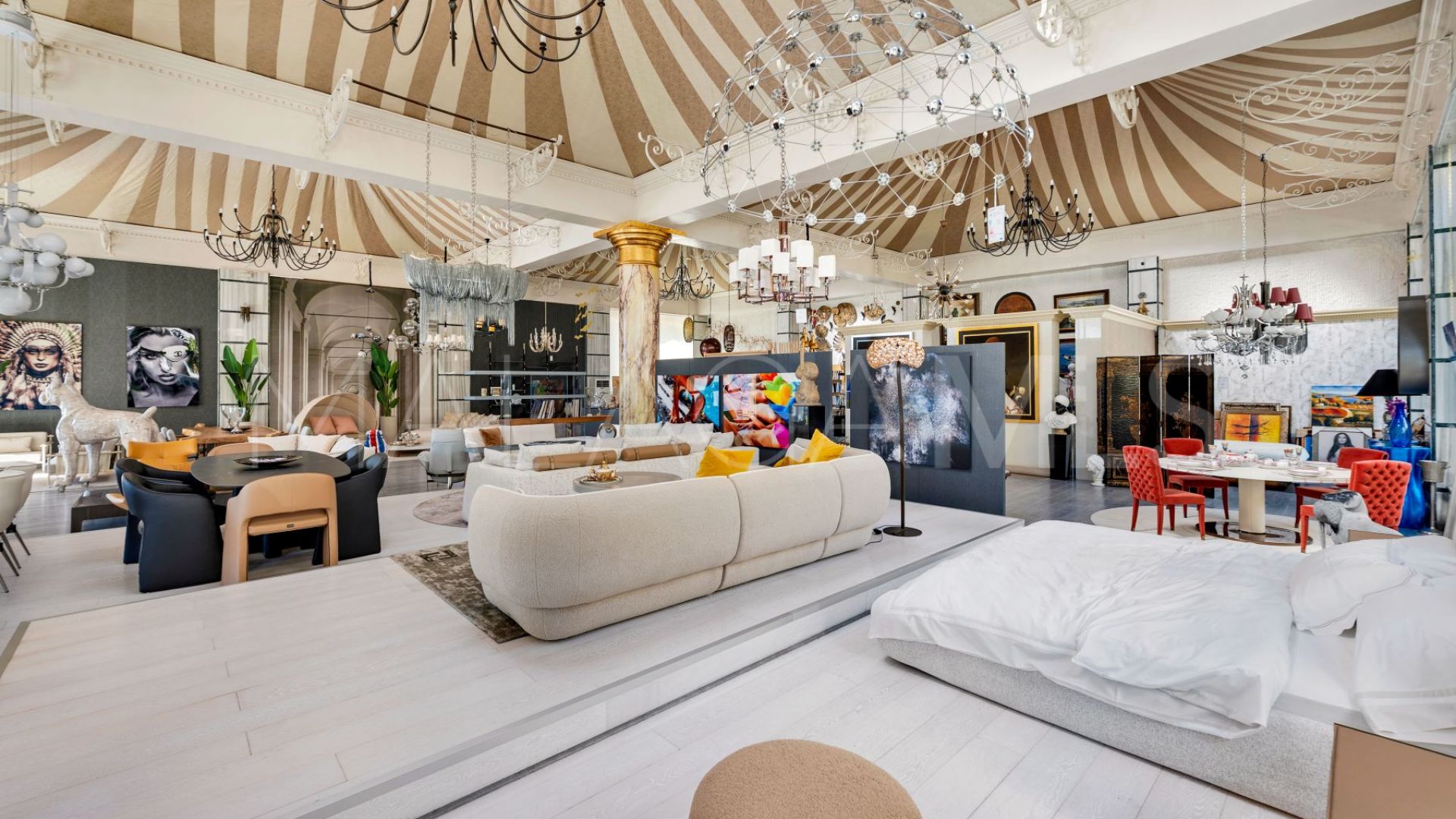 Immeuble for sale in Marbella - Puerto Banus