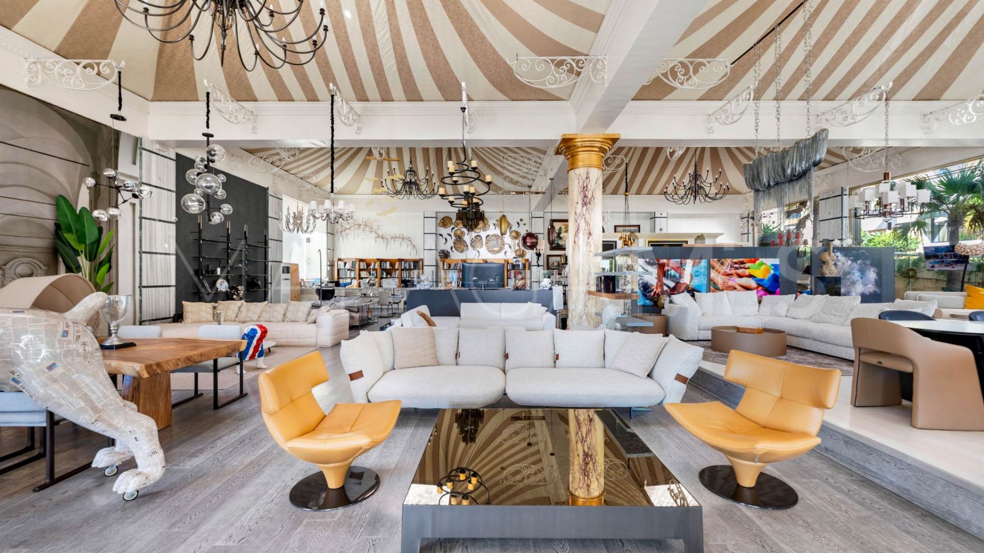 Immeuble for sale in Marbella - Puerto Banus