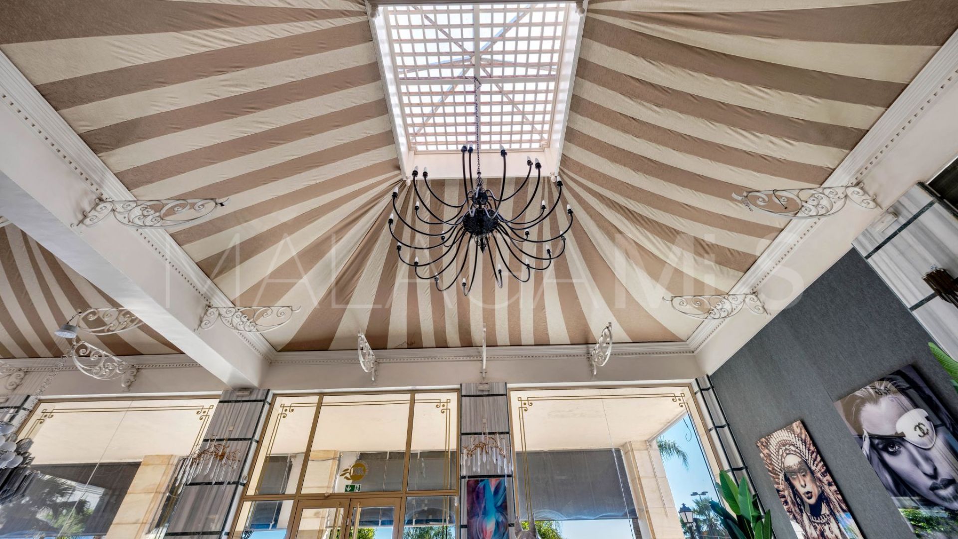 Immeuble for sale in Marbella - Puerto Banus
