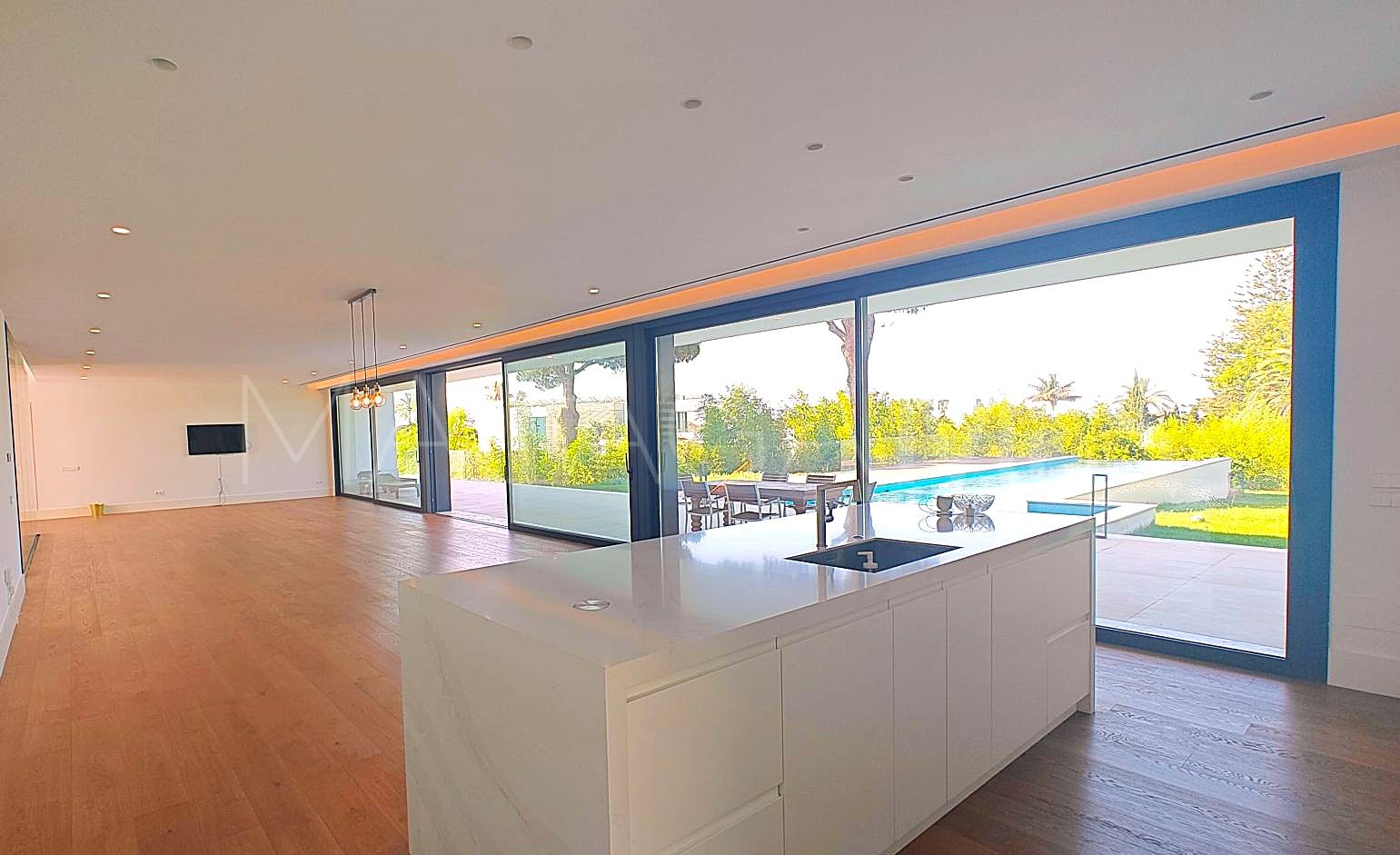 Villa for sale in Marbesa