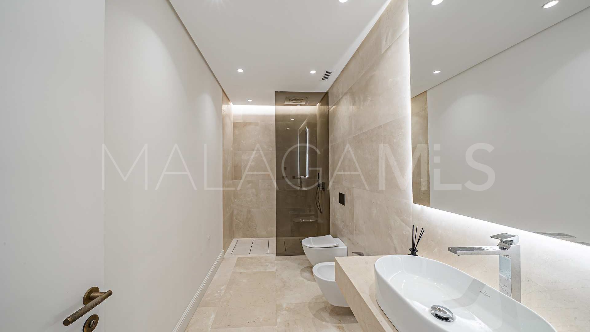 Villa for sale in Las Lomas del Marbella Club