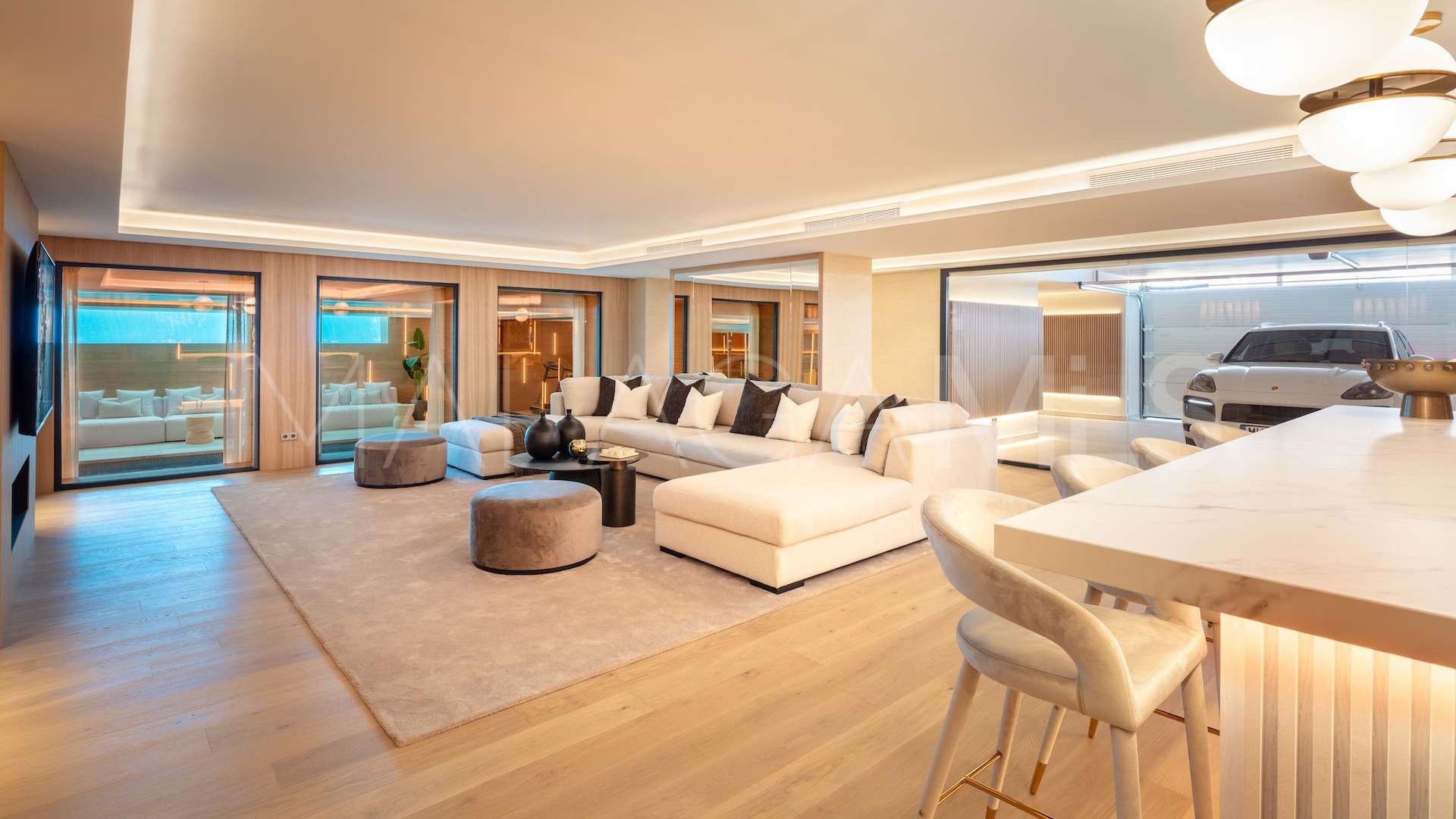 Villa with 6 bedrooms for sale in Marbella Golden Mile