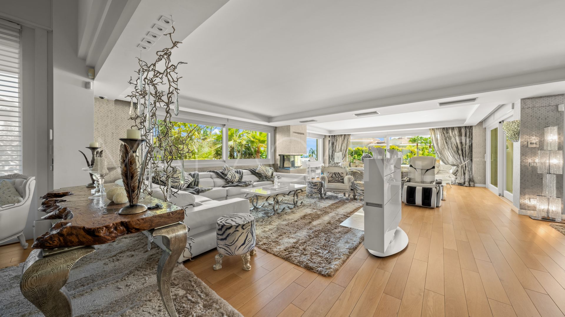 Villa for sale in Bahia de Marbella