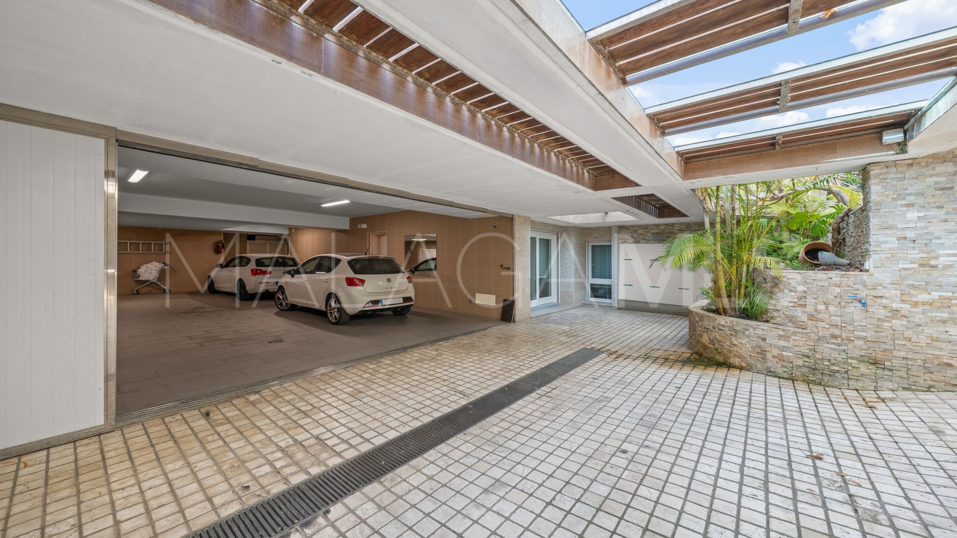 Villa for sale in Bahia de Marbella