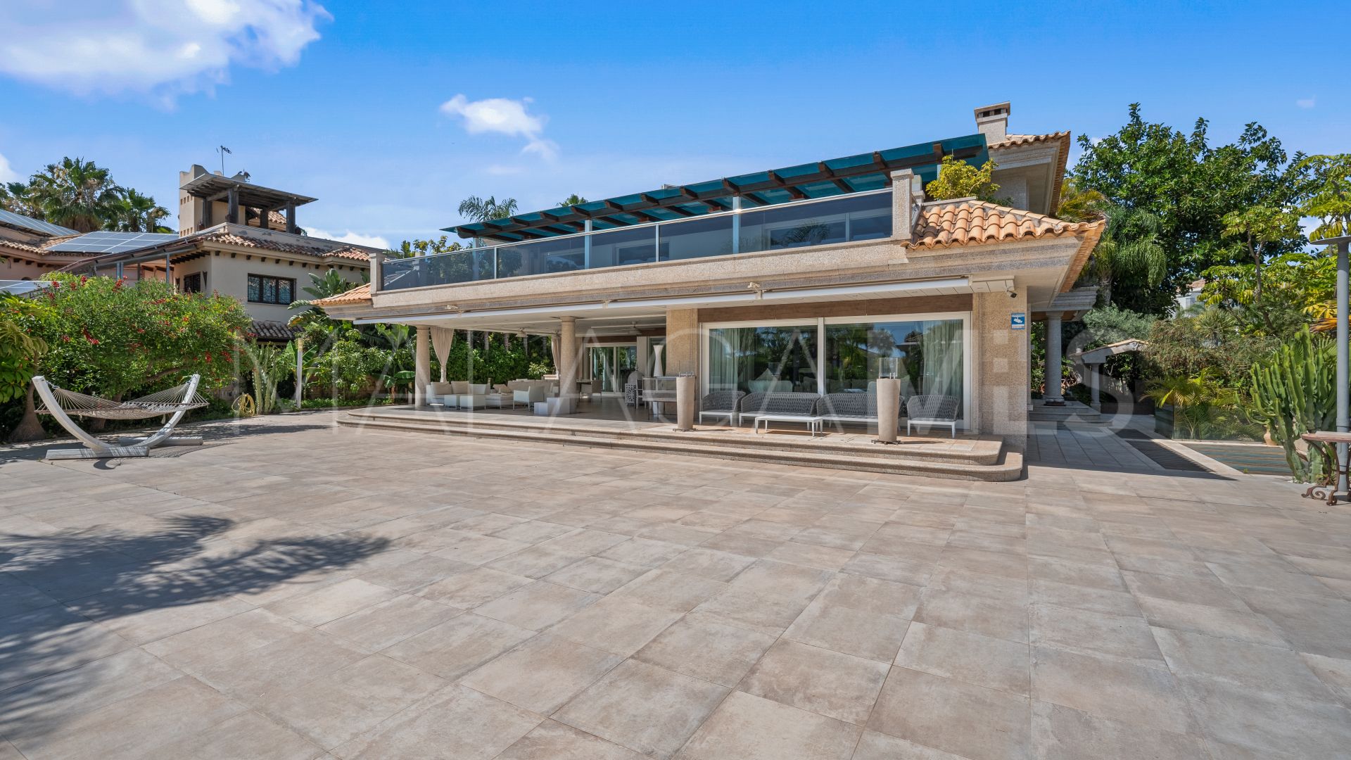 Villa for sale in Bahia de Marbella