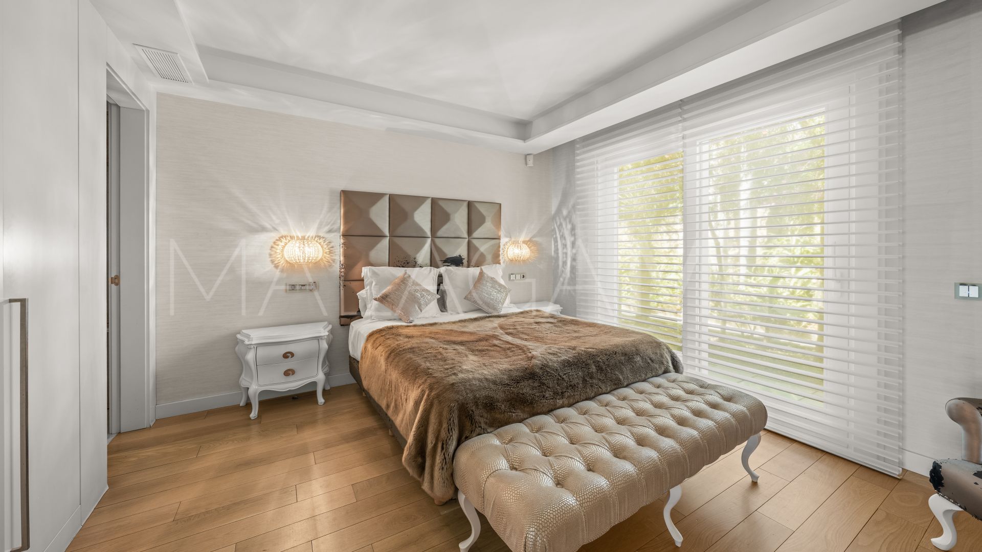 Villa for sale in Bahia de Marbella