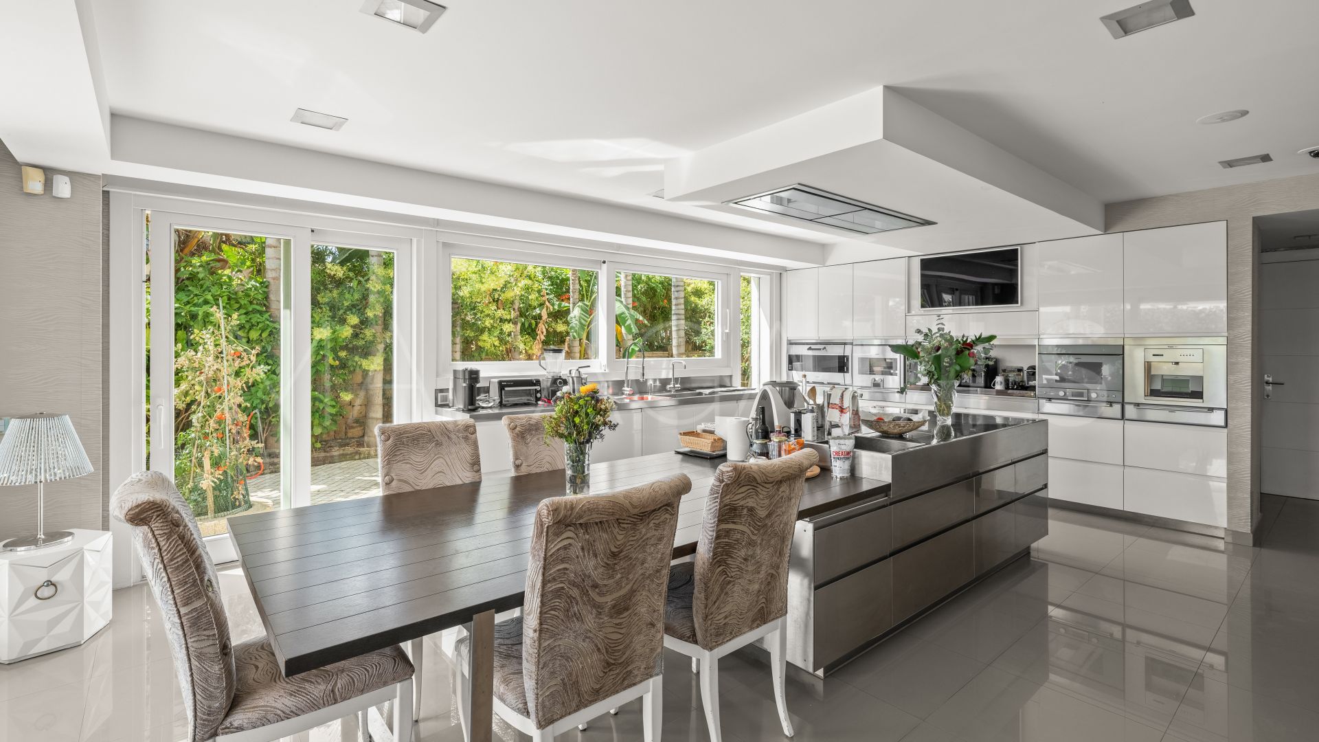 Villa for sale in Bahia de Marbella