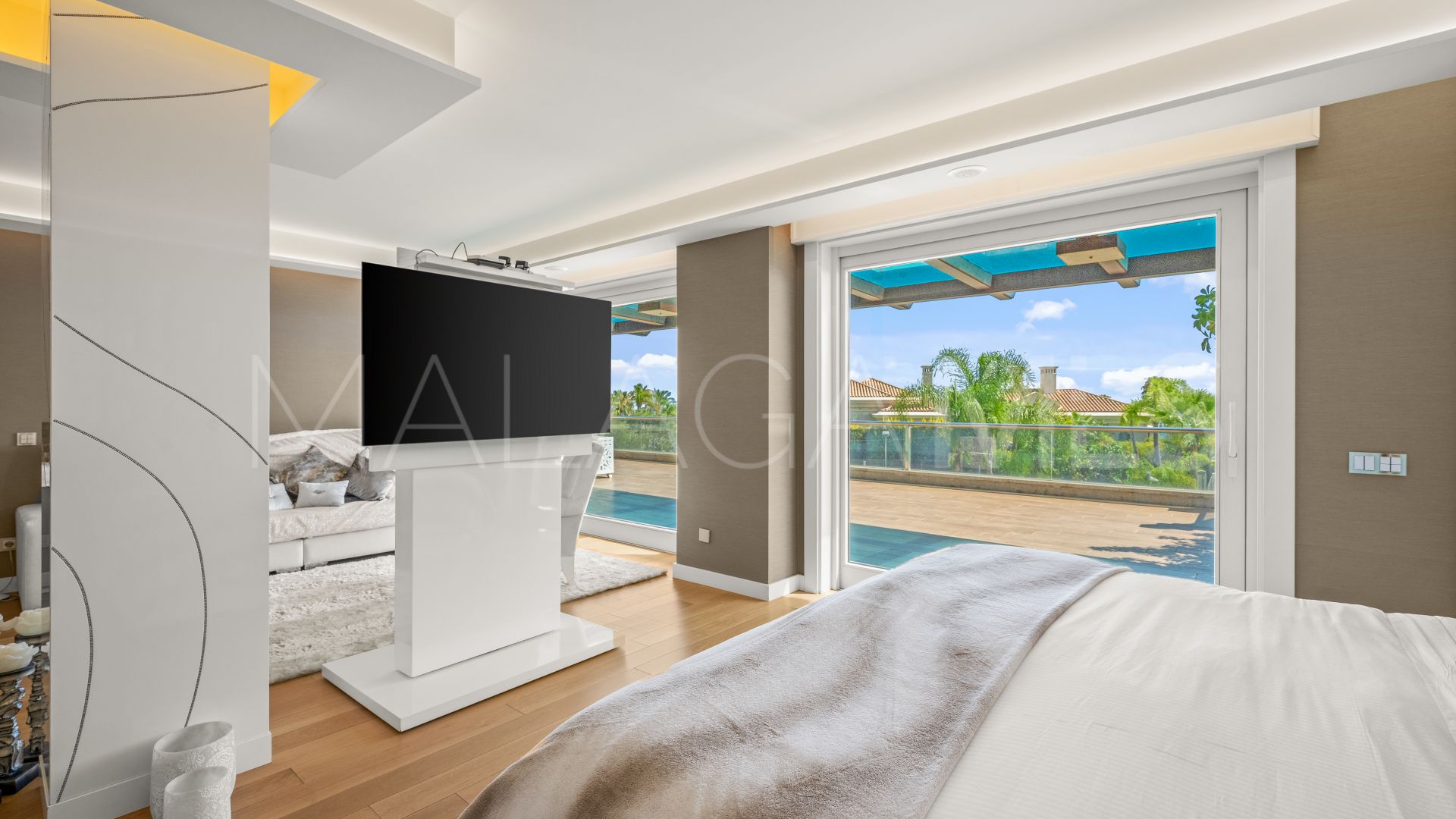 Villa for sale in Bahia de Marbella