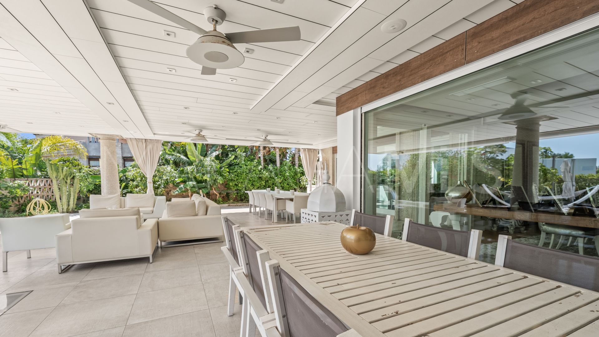 Villa for sale in Bahia de Marbella