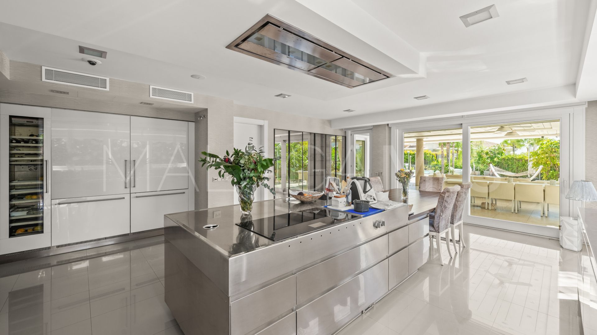 Villa for sale in Bahia de Marbella