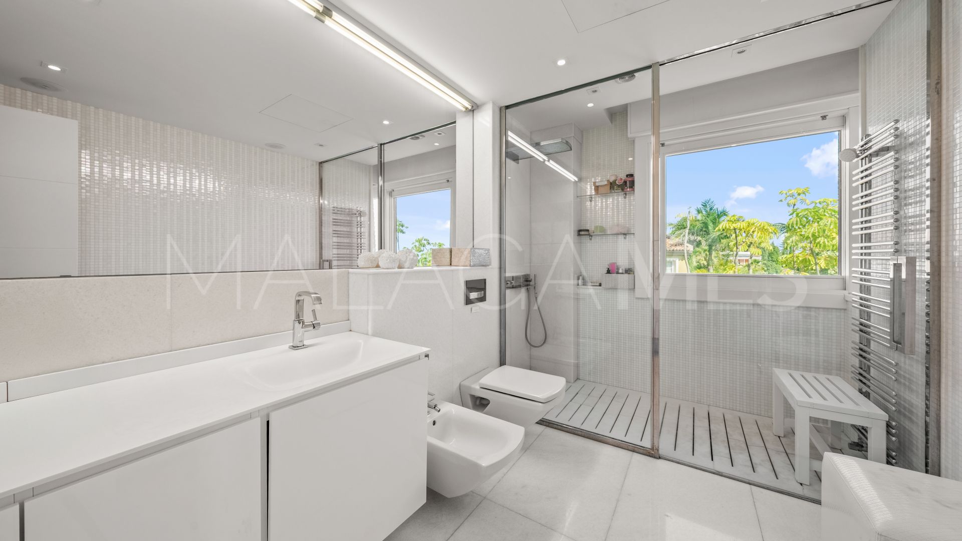 Villa for sale in Bahia de Marbella