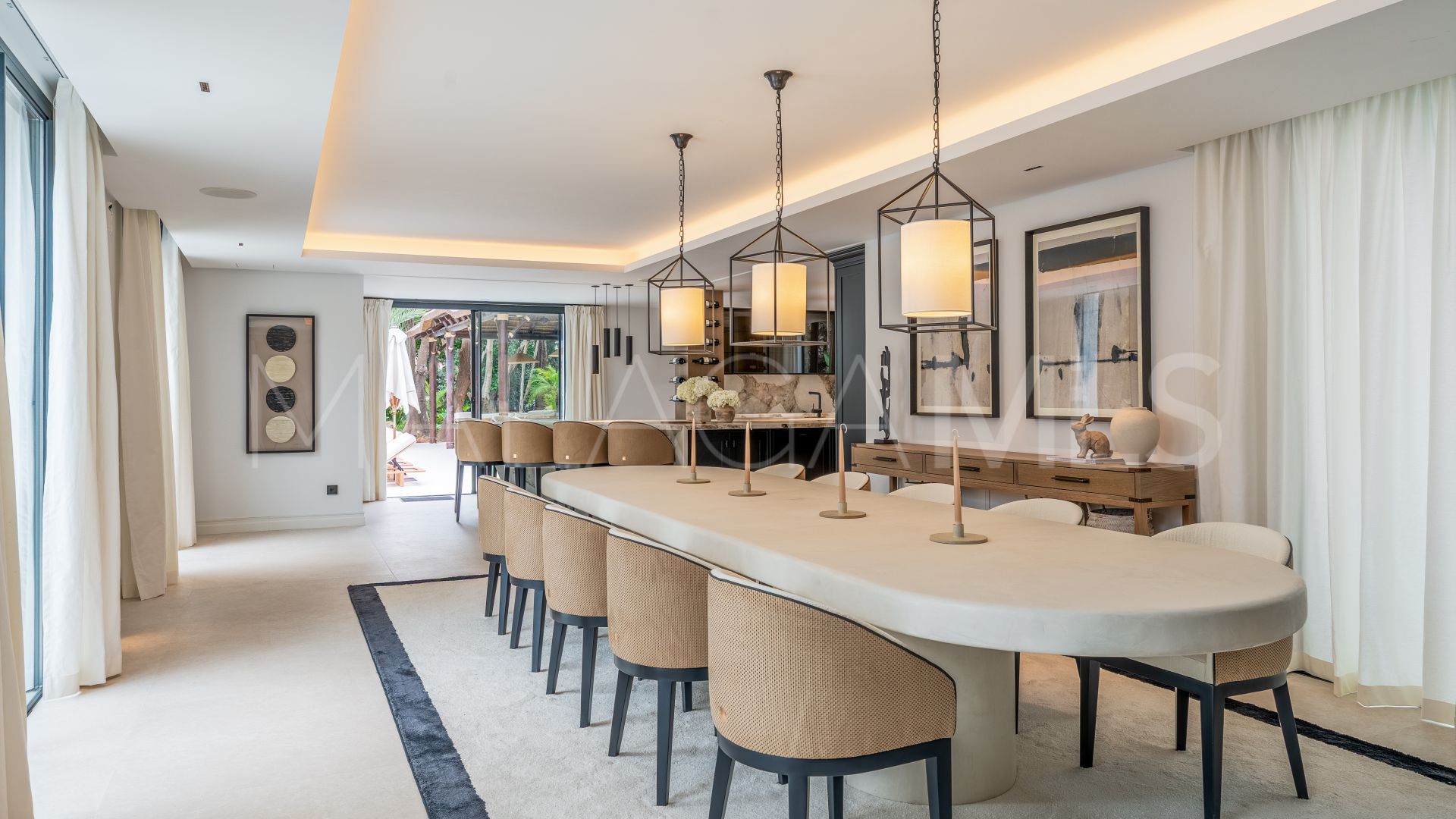 Villa for sale in Las Brisas