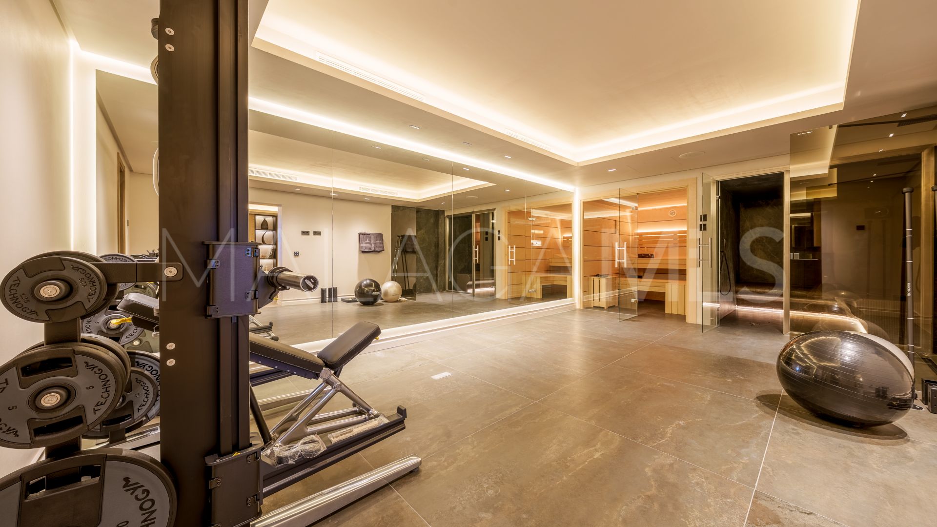 Villa for sale in Las Brisas