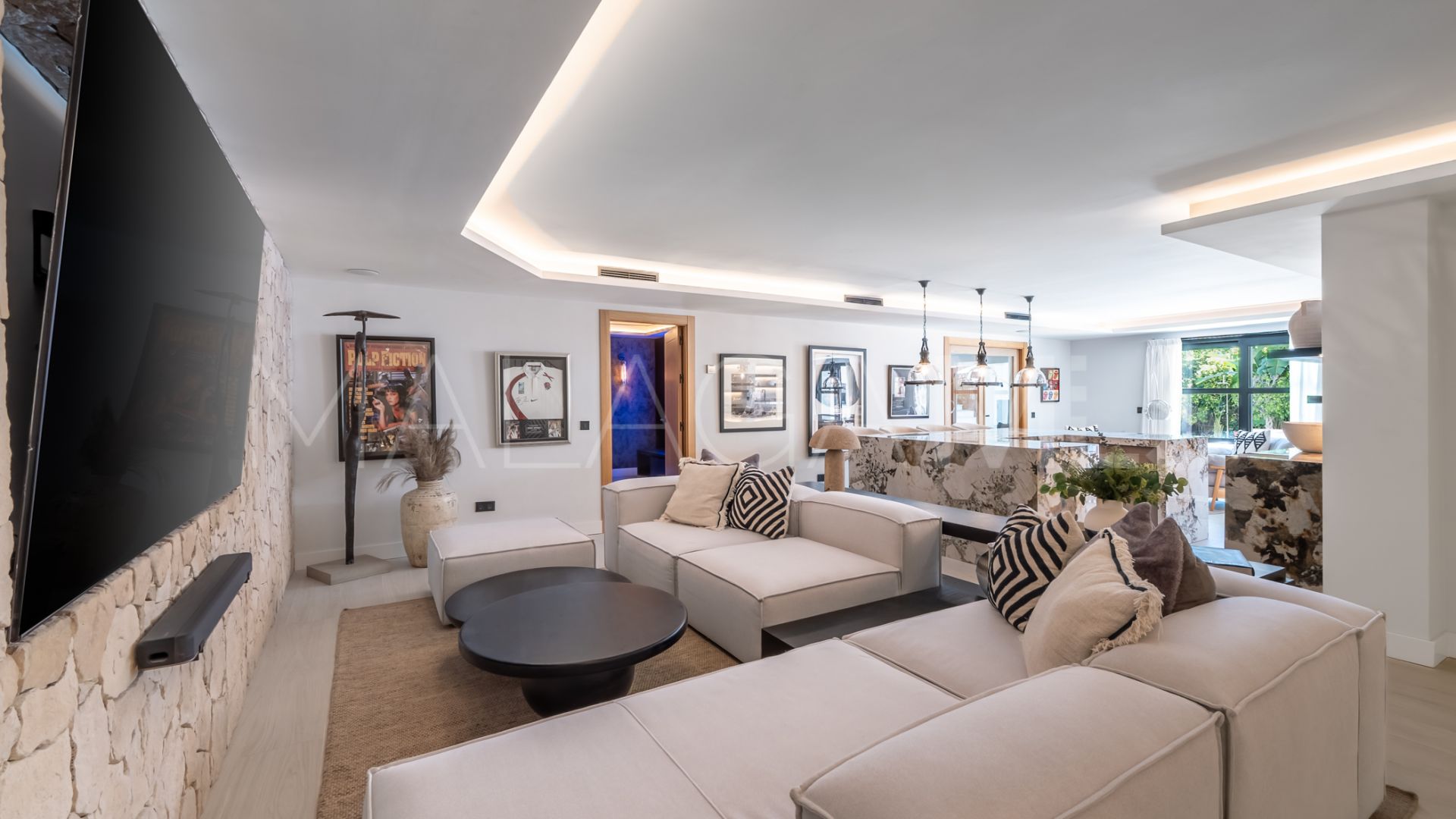 Villa for sale in Nueva Andalucia