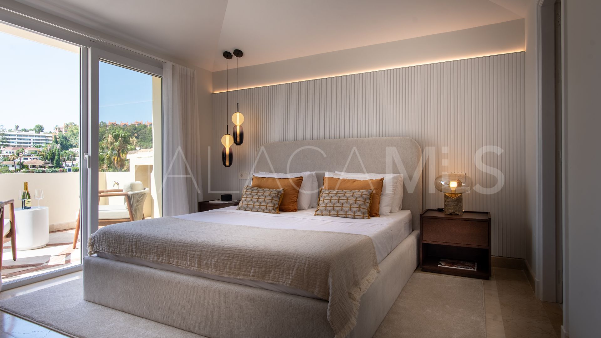 Tvåvånings takvåning for sale in Las Alamandas