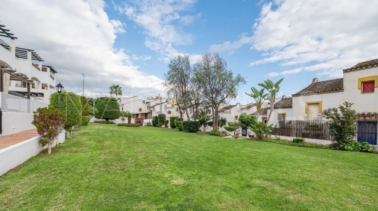 Adosado with 3 bedrooms a la venta in Costabella