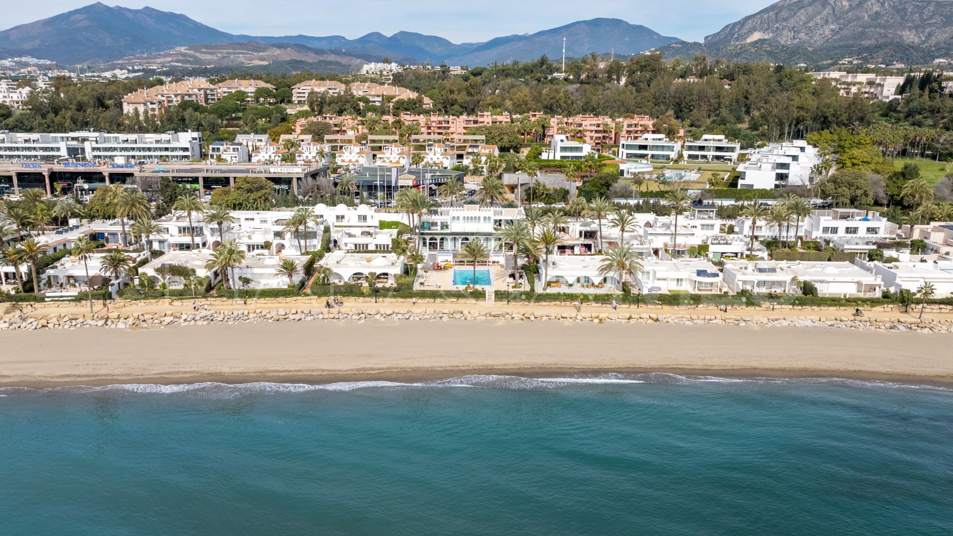 For sale penthouse with 3 bedrooms in El Oasis Club