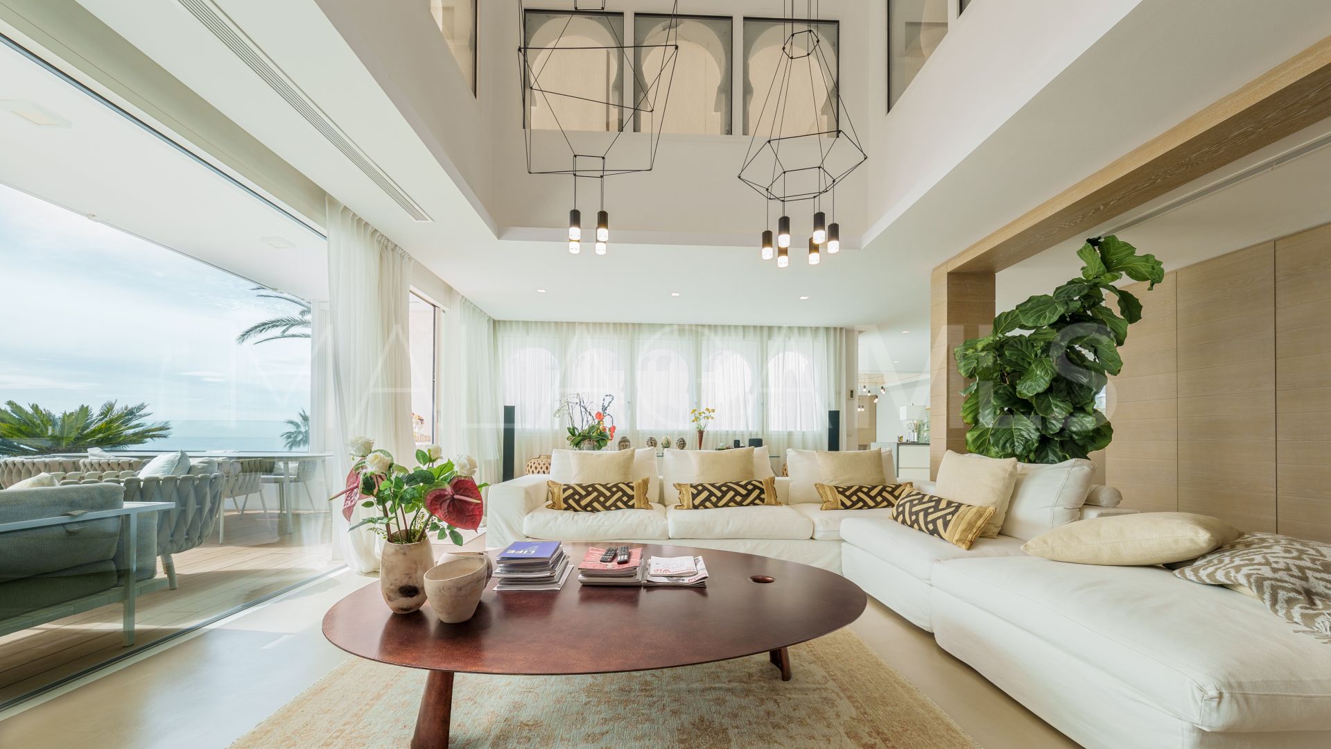 For sale penthouse with 3 bedrooms in El Oasis Club