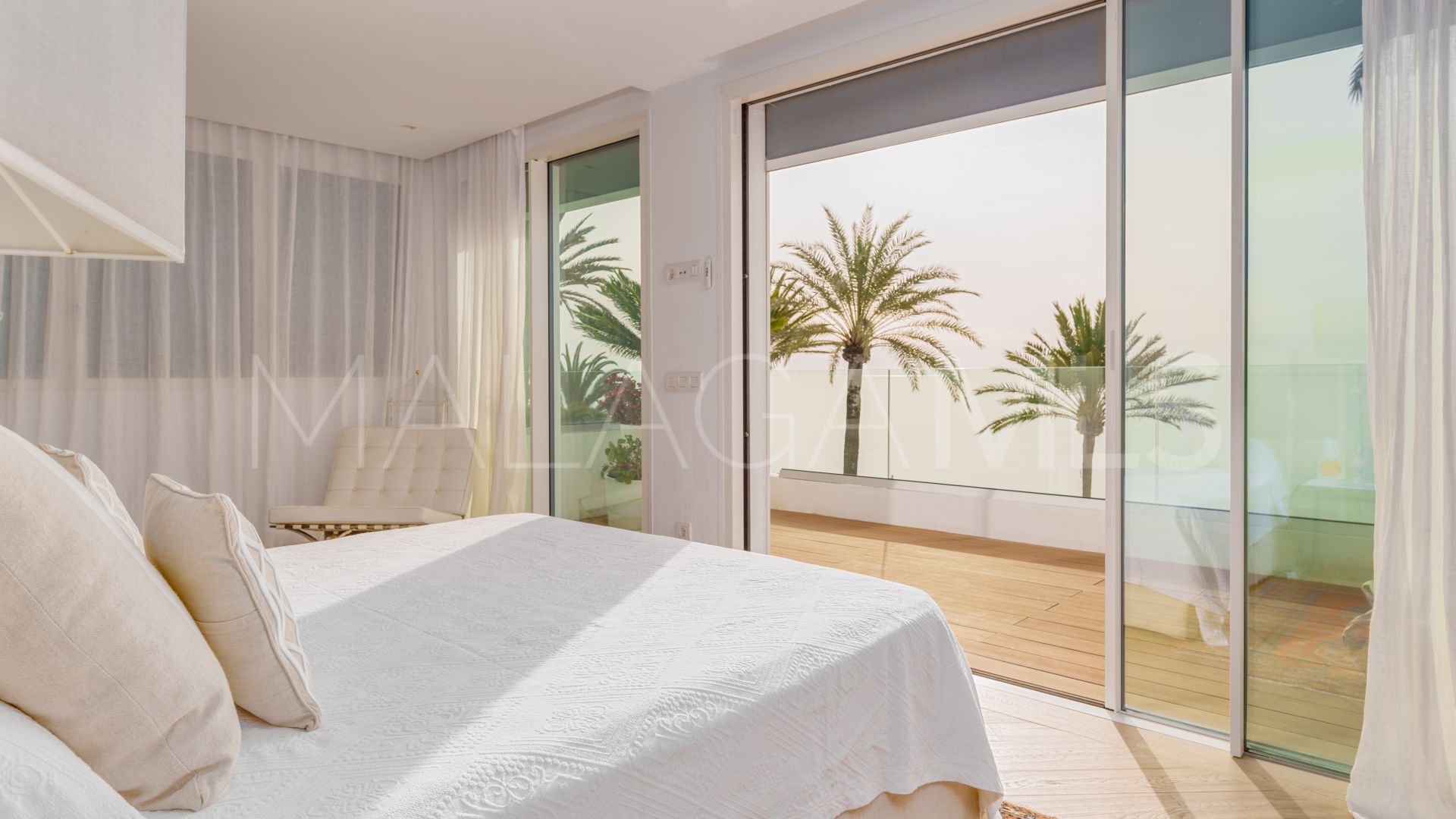 For sale penthouse with 3 bedrooms in El Oasis Club