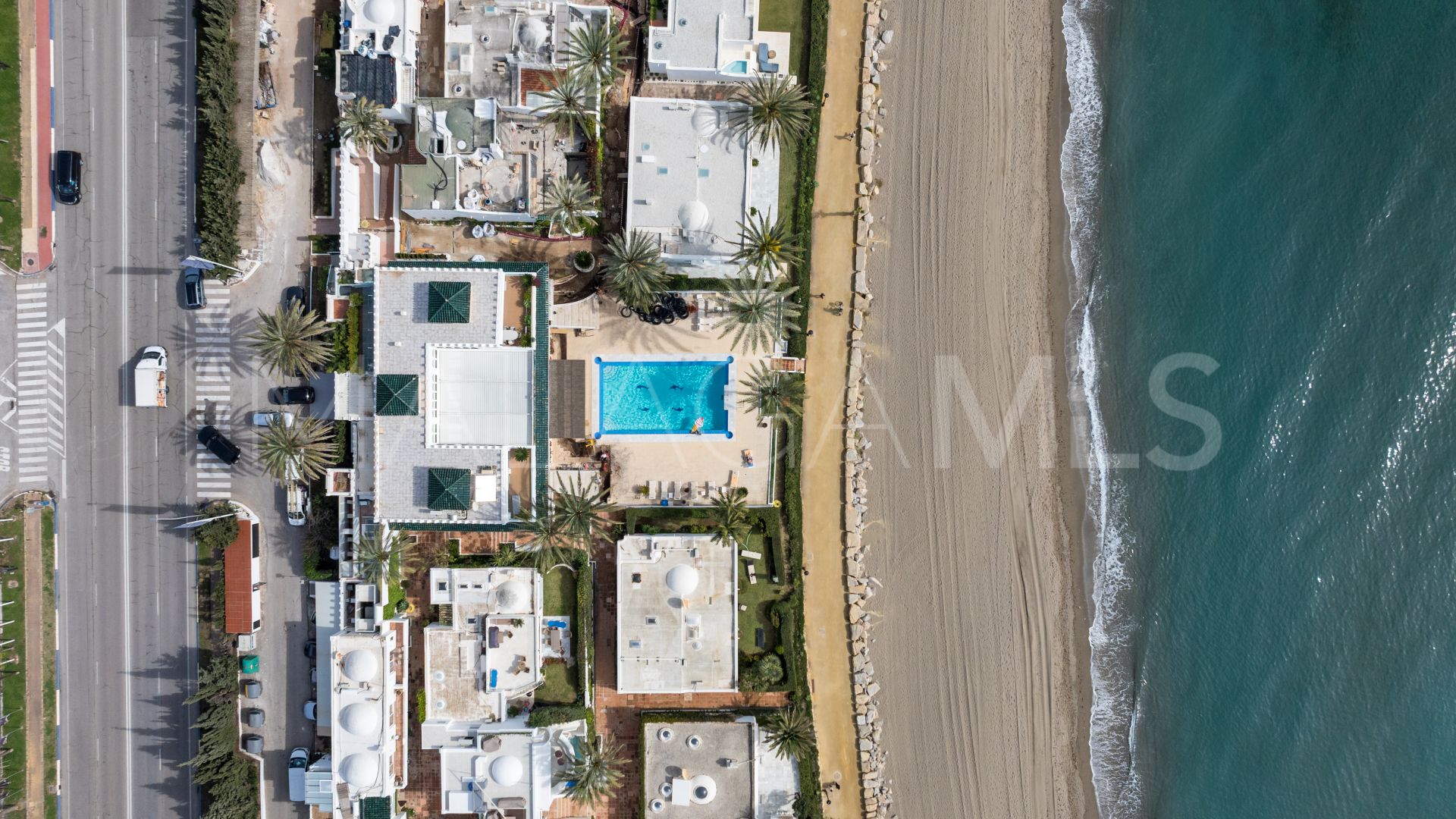 For sale penthouse with 3 bedrooms in El Oasis Club