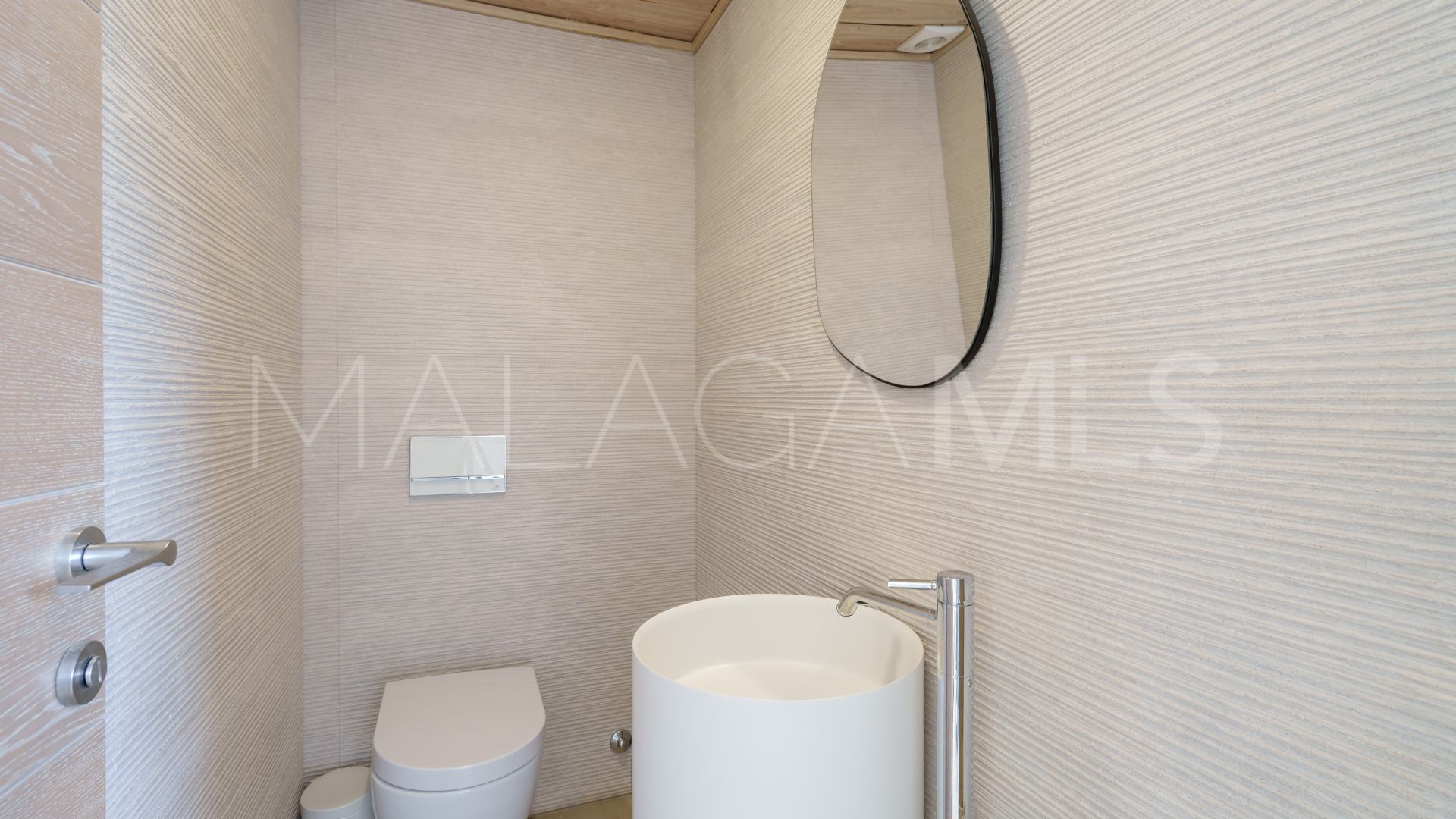 For sale penthouse with 3 bedrooms in El Oasis Club