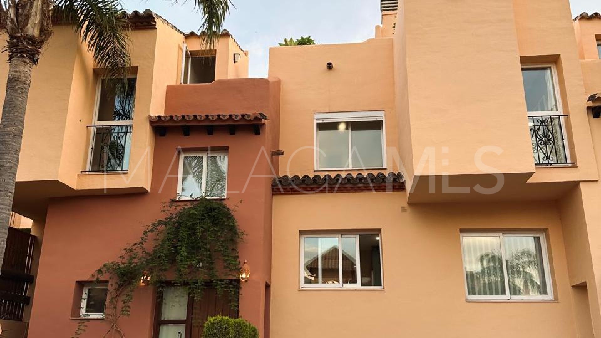 Radhus for sale in Condes de Iza