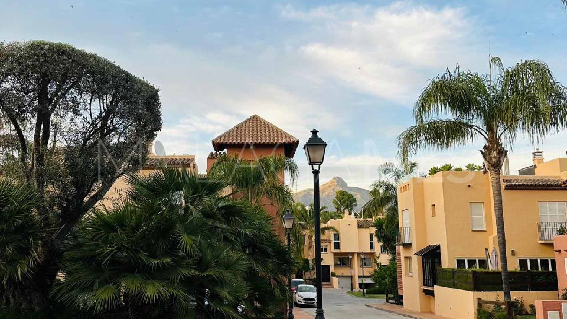 Radhus for sale in Condes de Iza