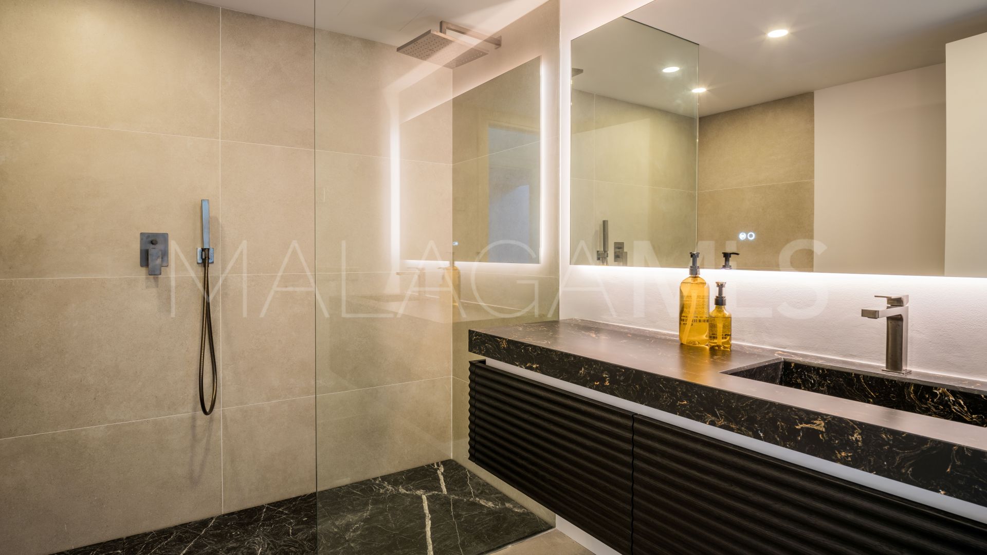 Villa for sale in Nagüeles