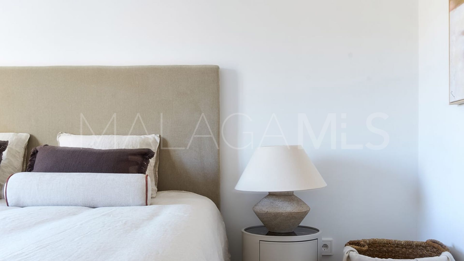 Aloha town house for sale